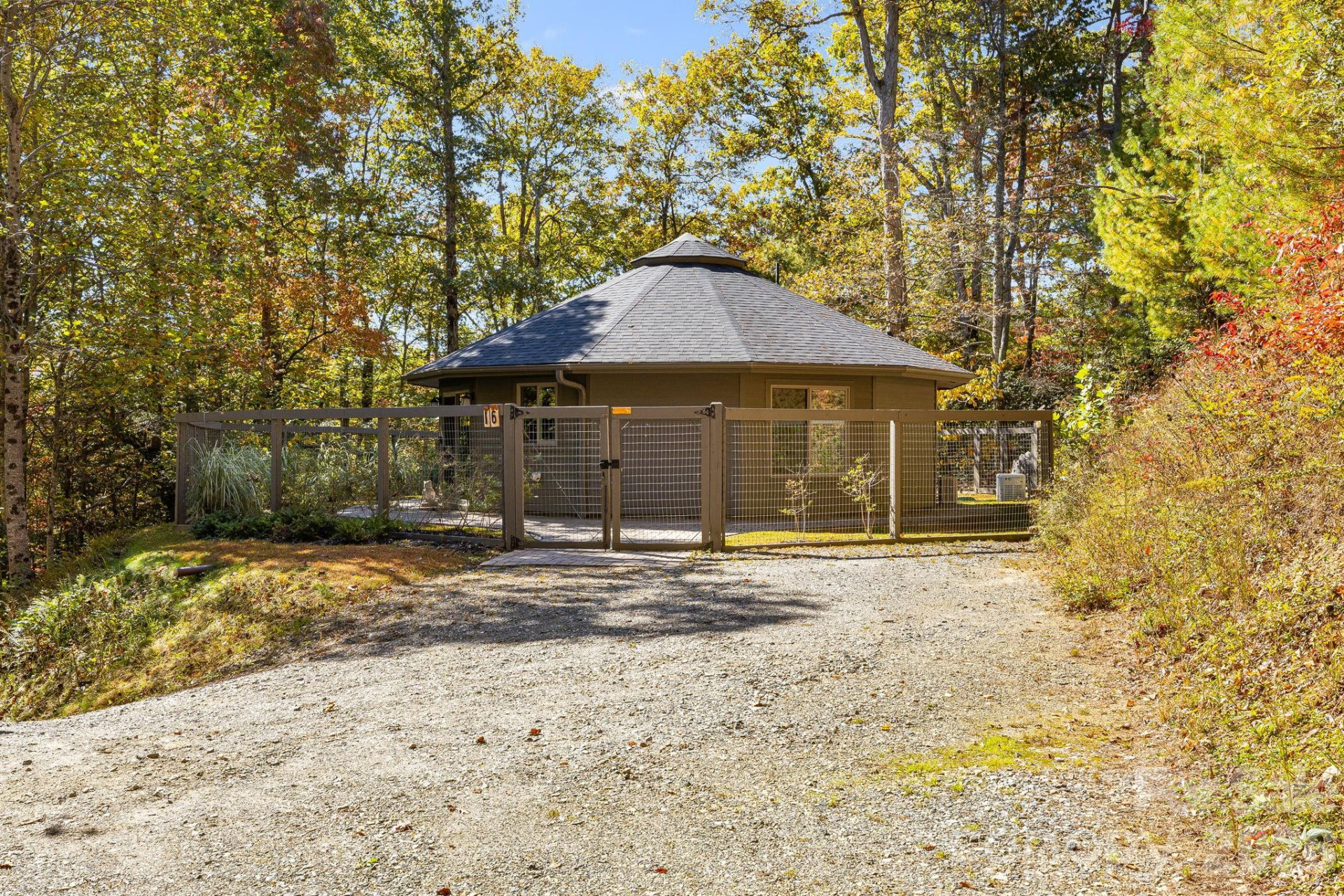 16 Caddis Court - Photo 2