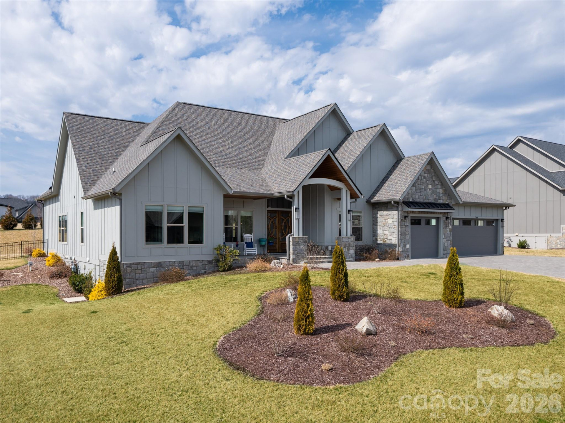 744 Daniel Circle Drive - Photo 2
