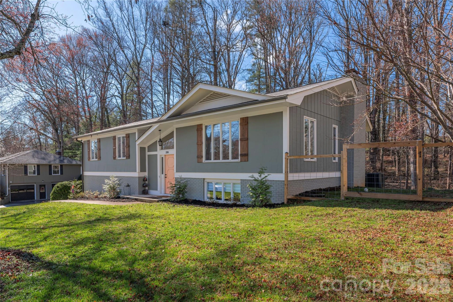 330 Woody Lane - Photo 2
