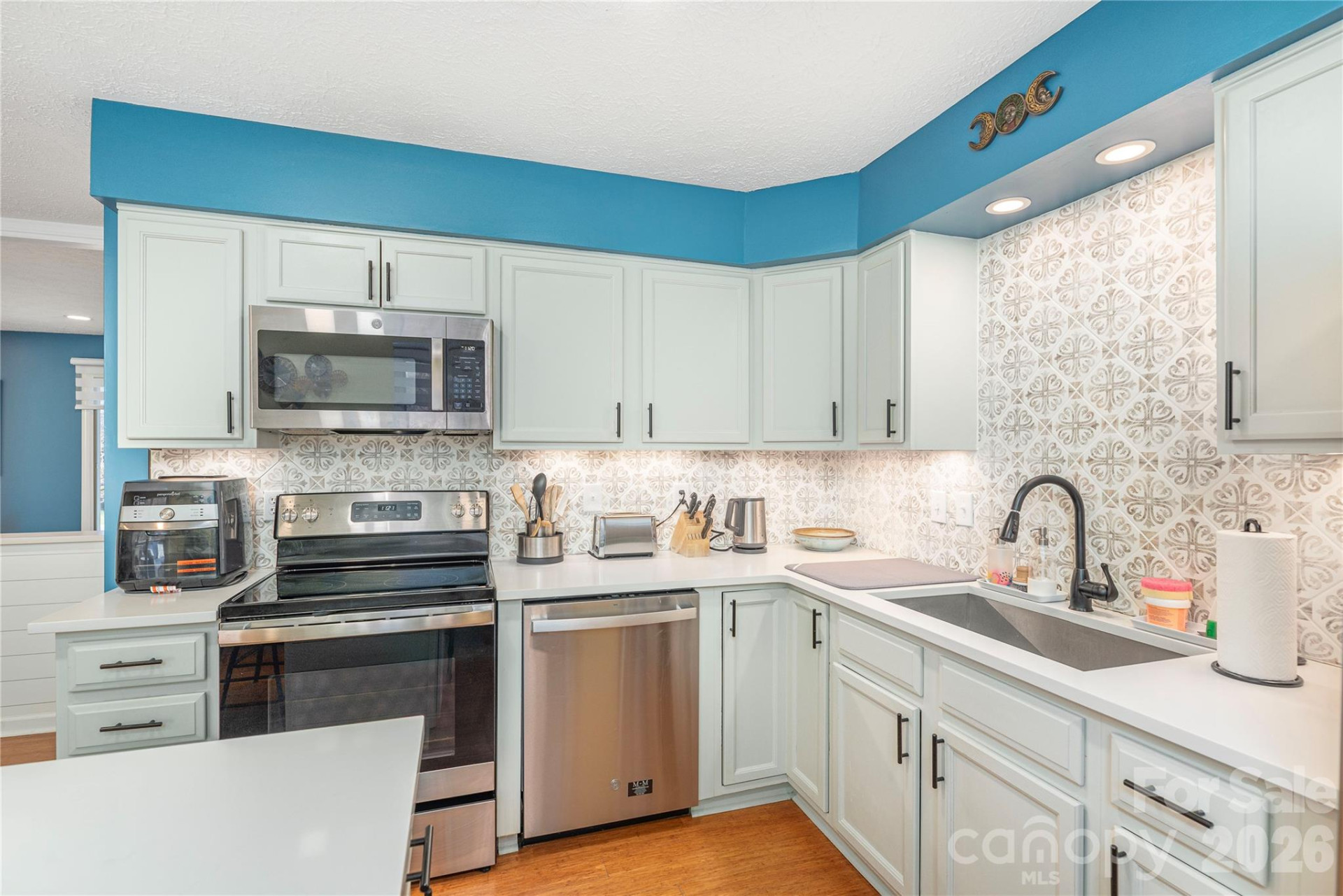 330 Woody Lane - Photo 11