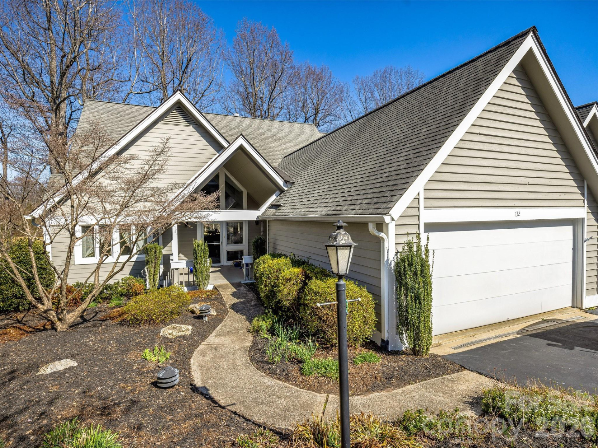 132 Overlook Drive - Photo 2