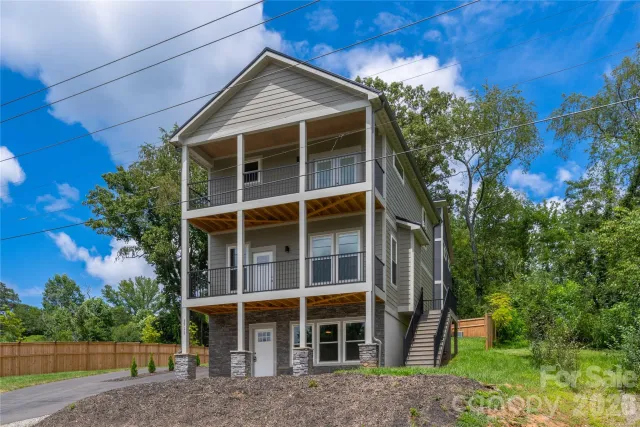 1711 Old Haywood Road
