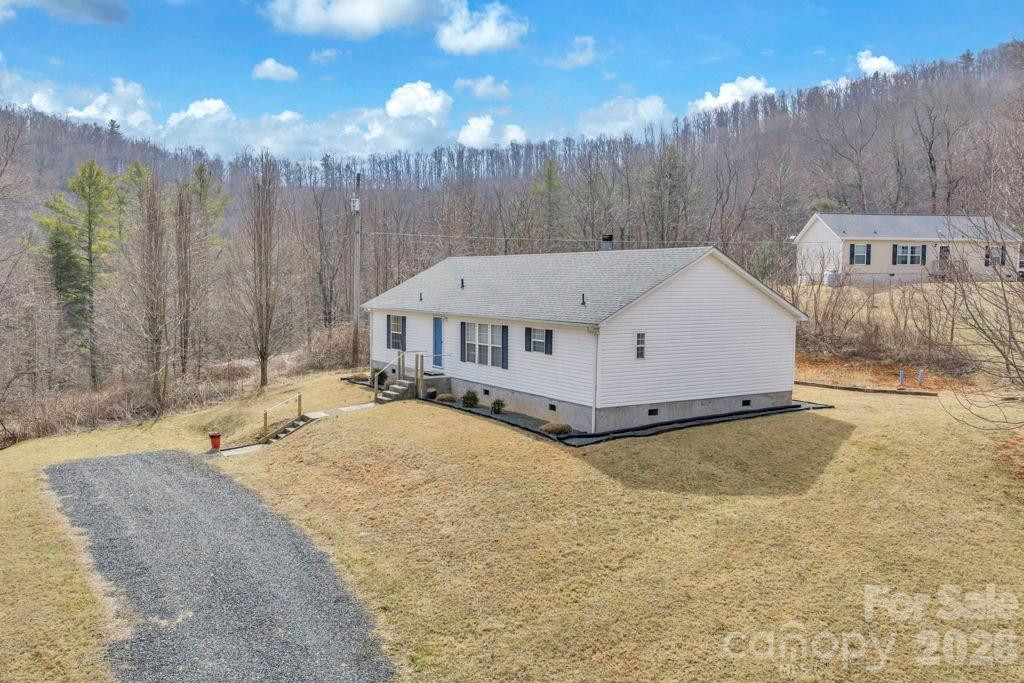 401 Lynn Gap Road - Photo 2