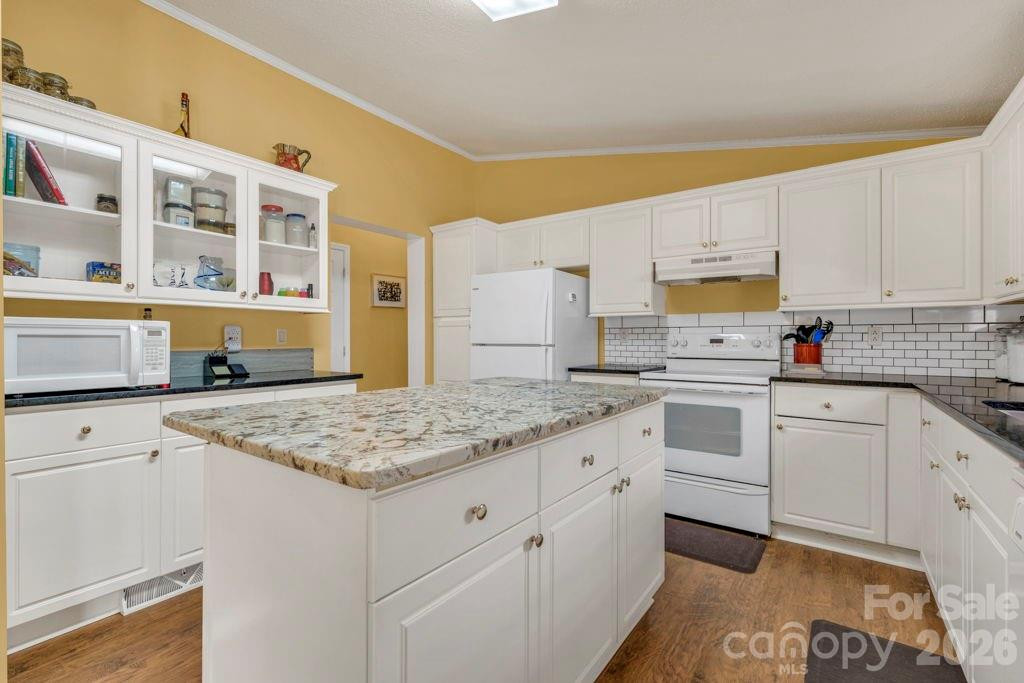 401 Lynn Gap Road - Photo 7