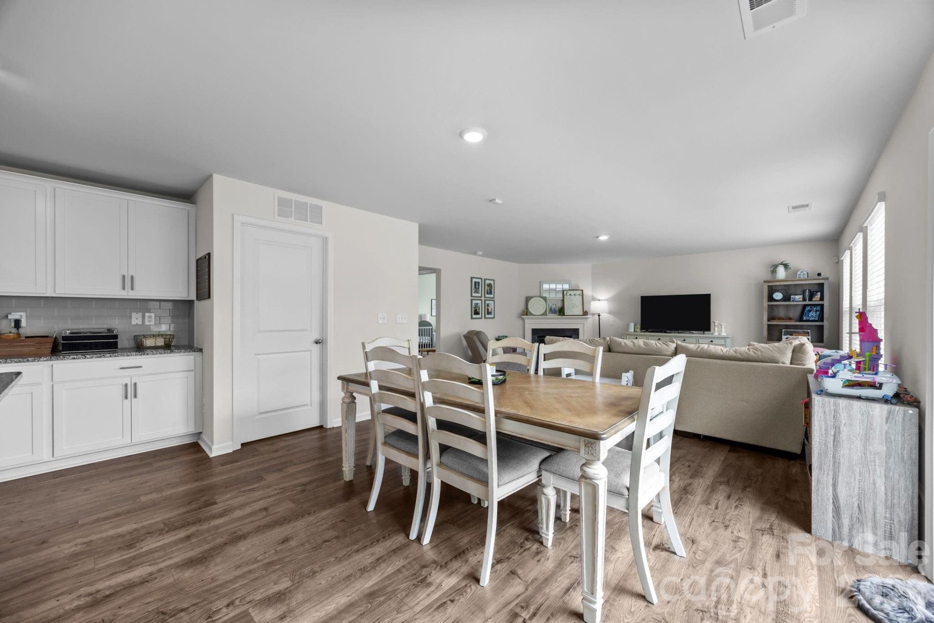 183 Marathon Lane - Photo 9