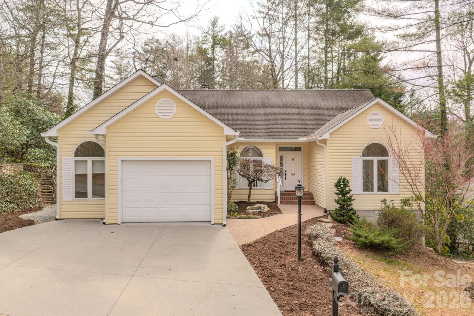 54 Wintergreen Drive - Photo 2