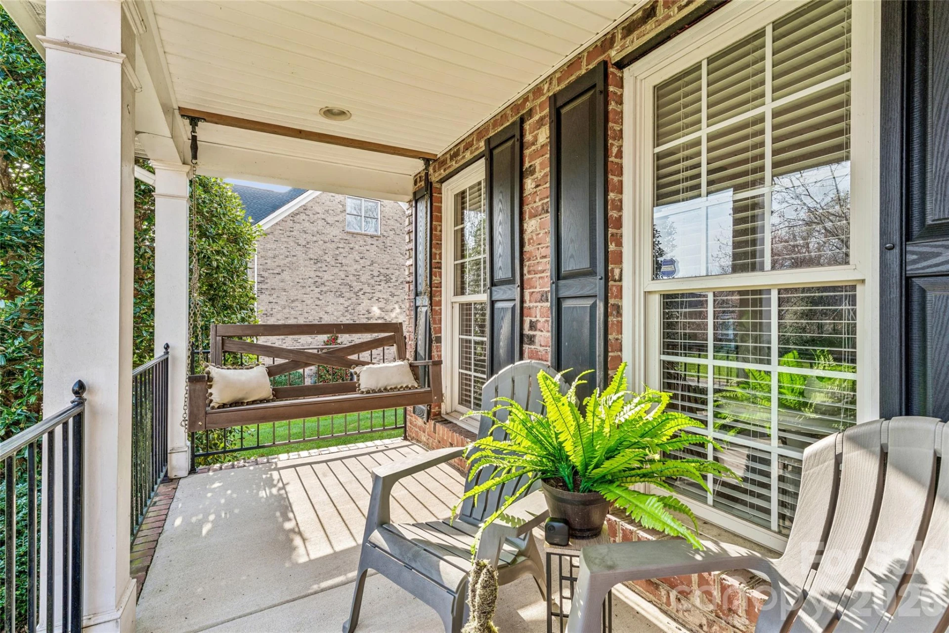 501 Conaway Court - Photo 4