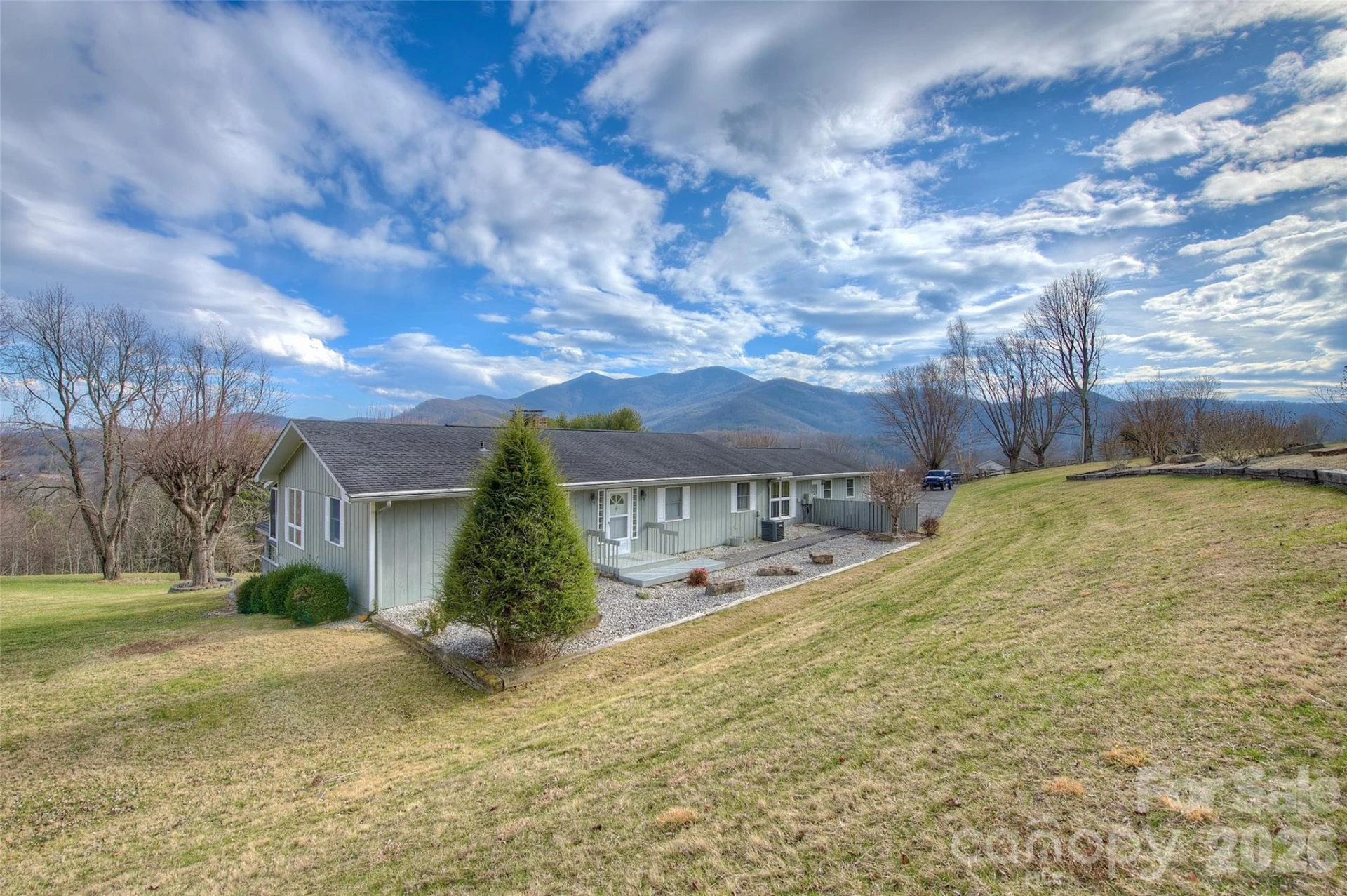 220 Grand View Lane