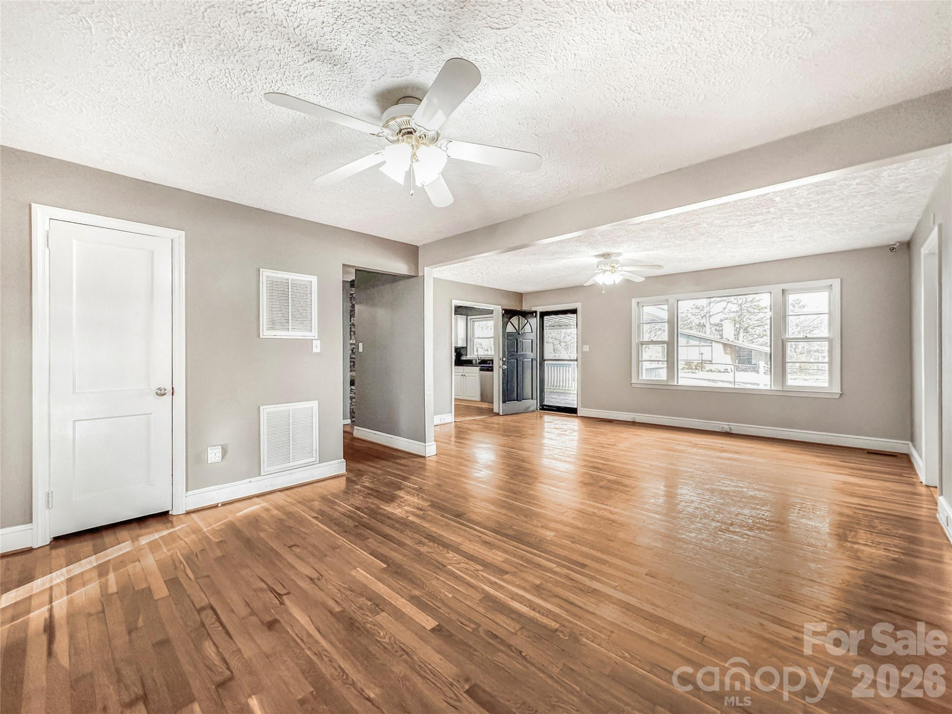 606 Park Avenue - Photo 15