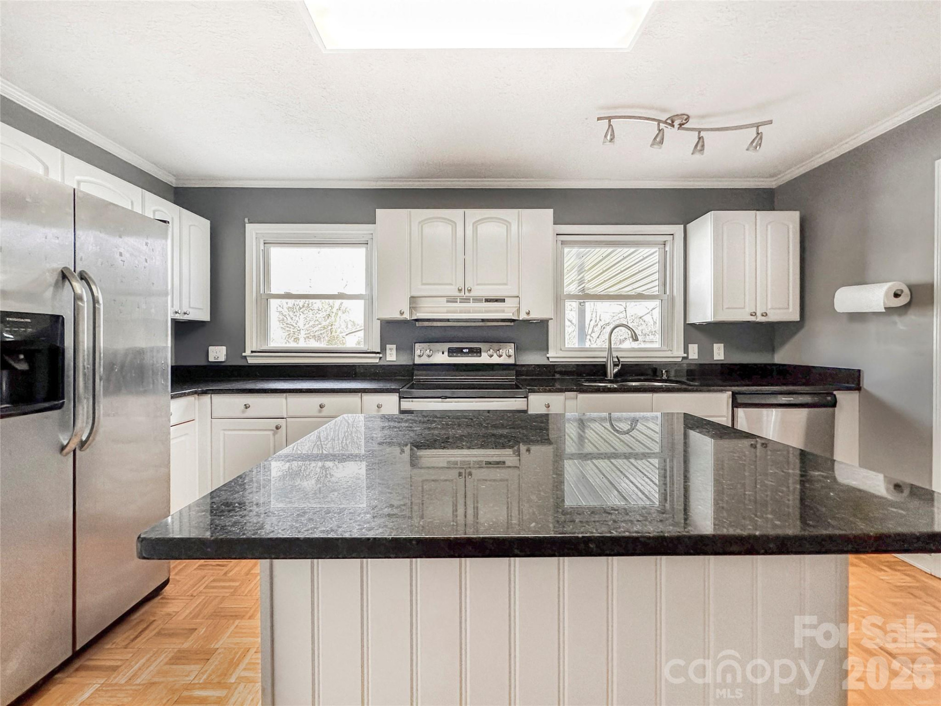 606 Park Avenue - Photo 16