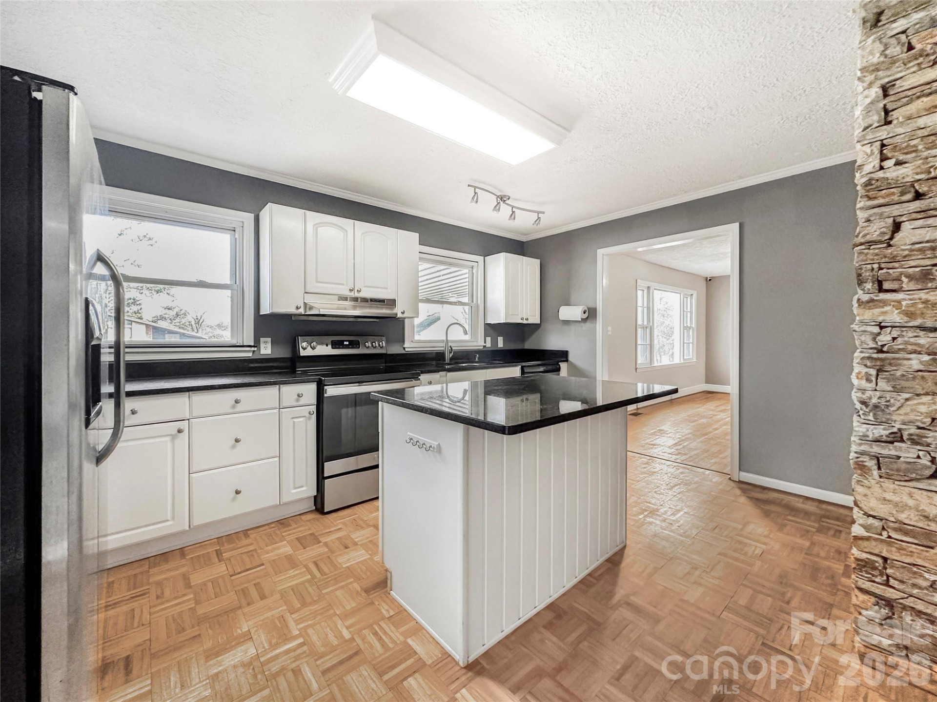 606 Park Avenue - Photo 18