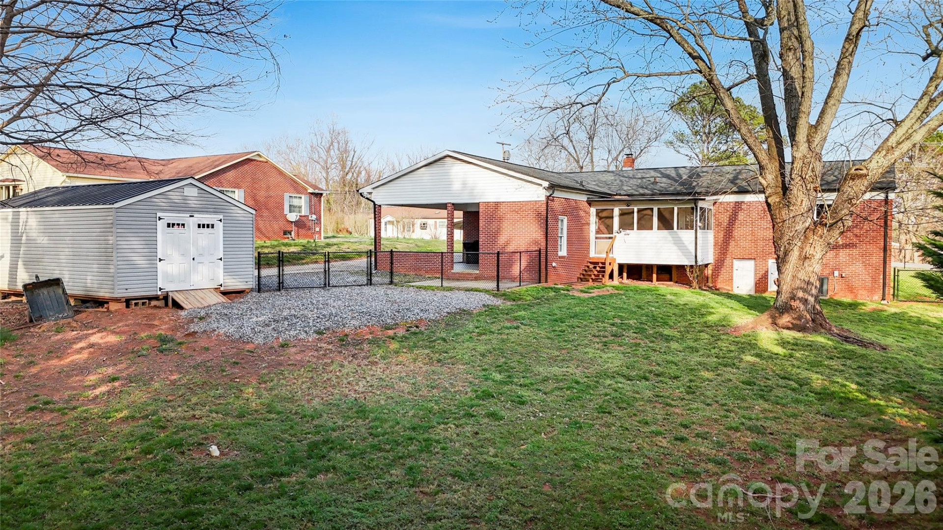 606 Park Avenue - Photo 5