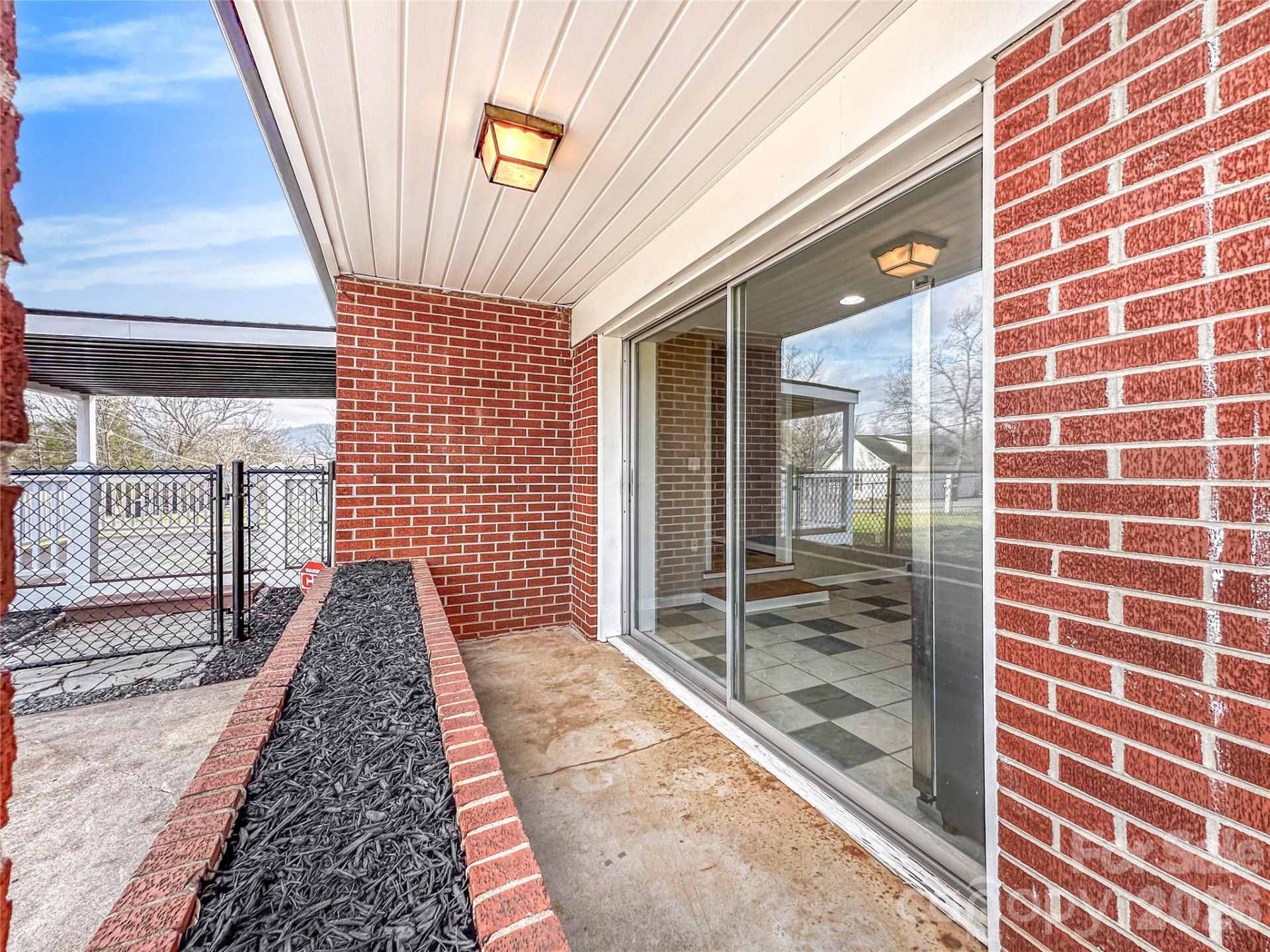 606 Park Avenue - Photo 6