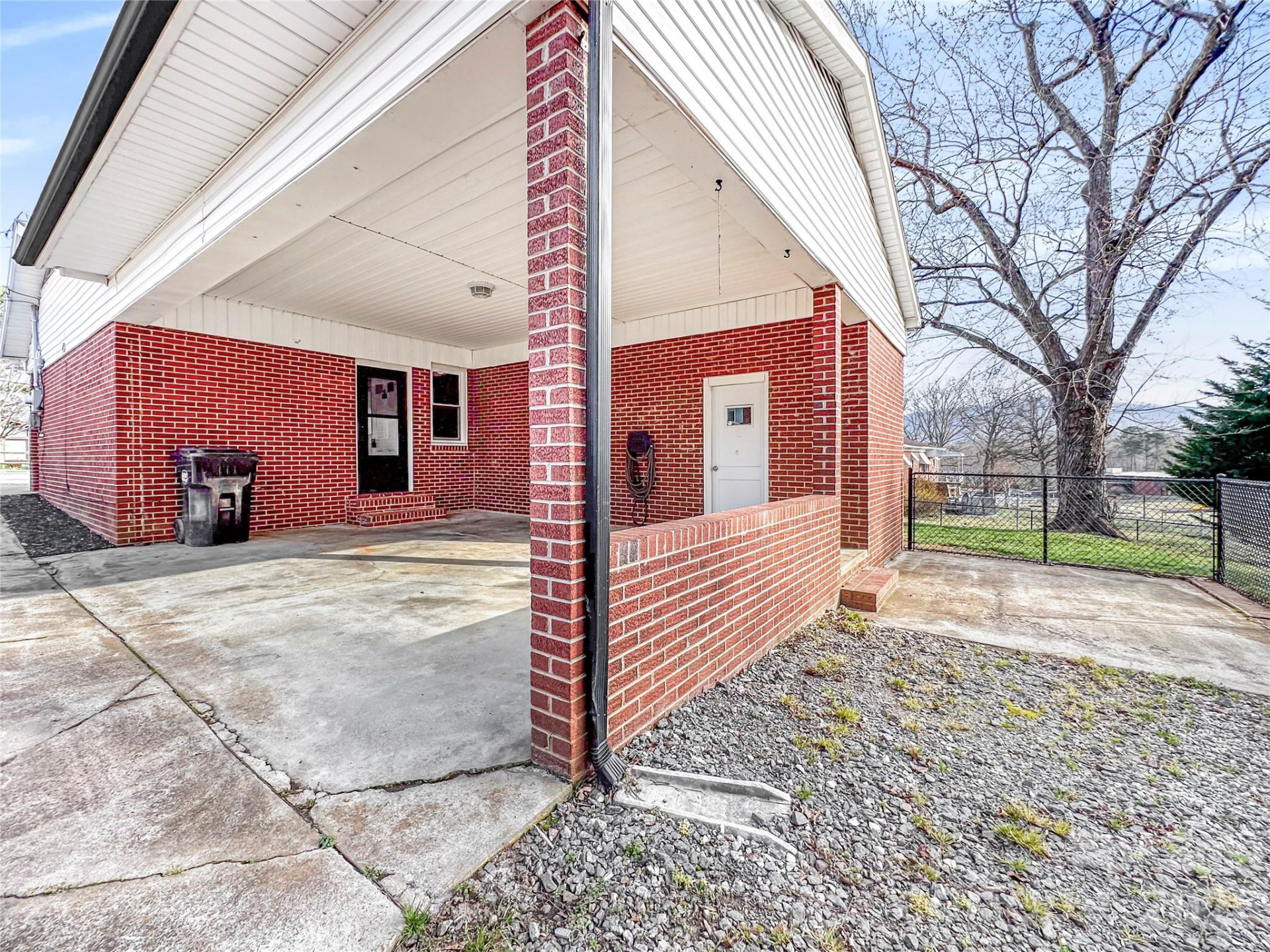 606 Park Avenue - Photo 10