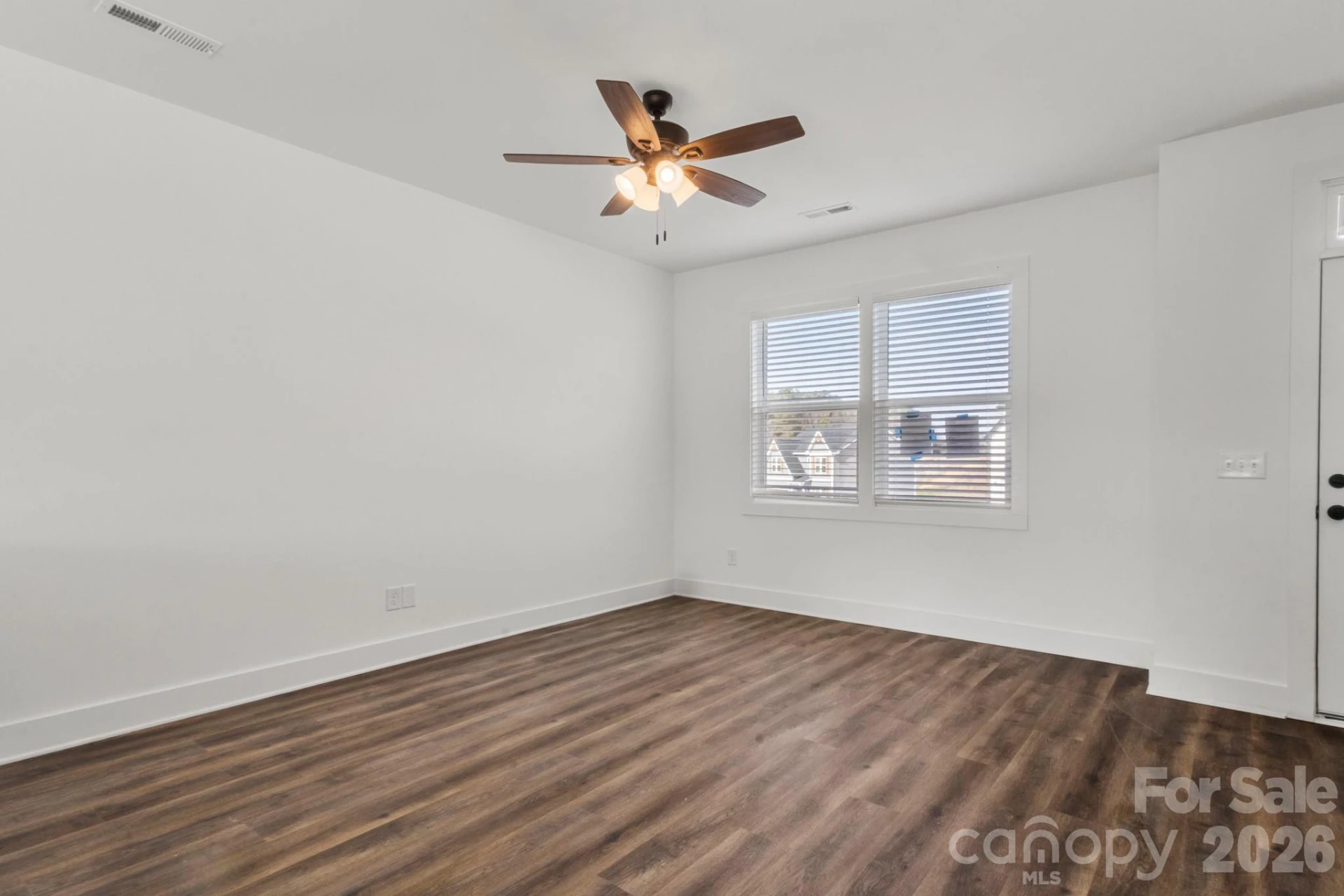 105 Indian Wells Court - Photo 5