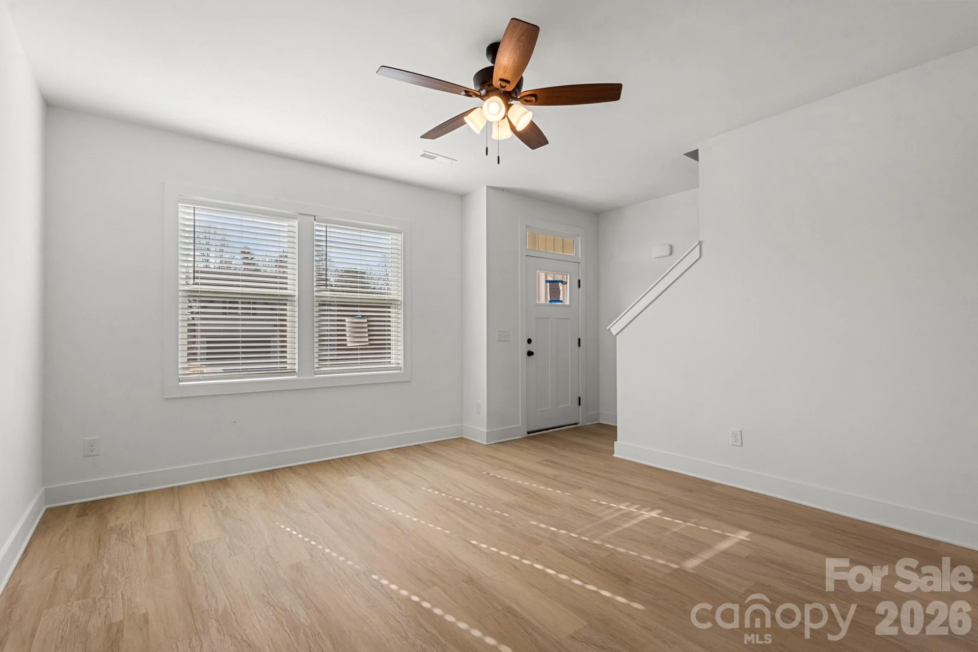 106 Indian Wells Court - Photo 2