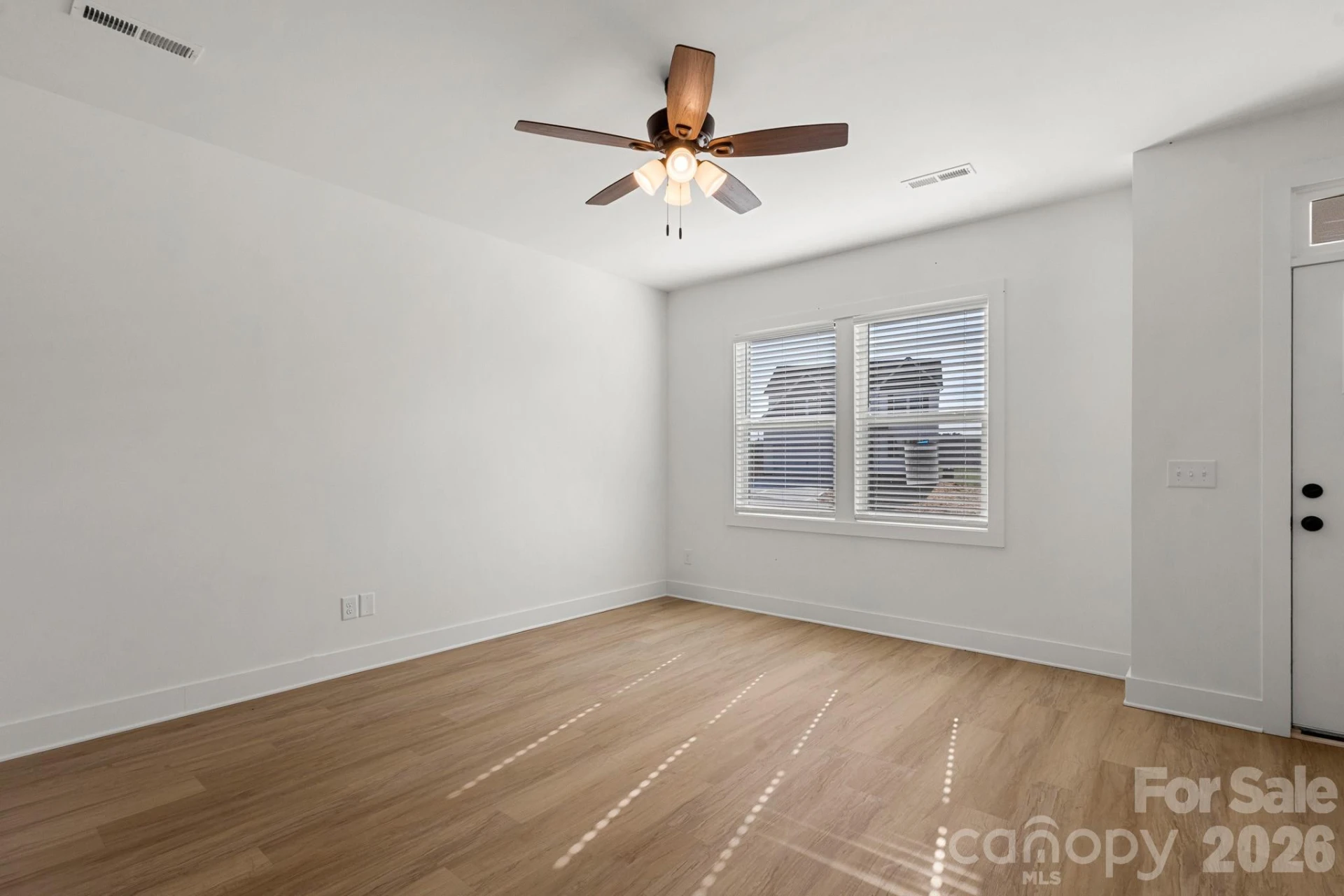106 Indian Wells Court - Photo 3