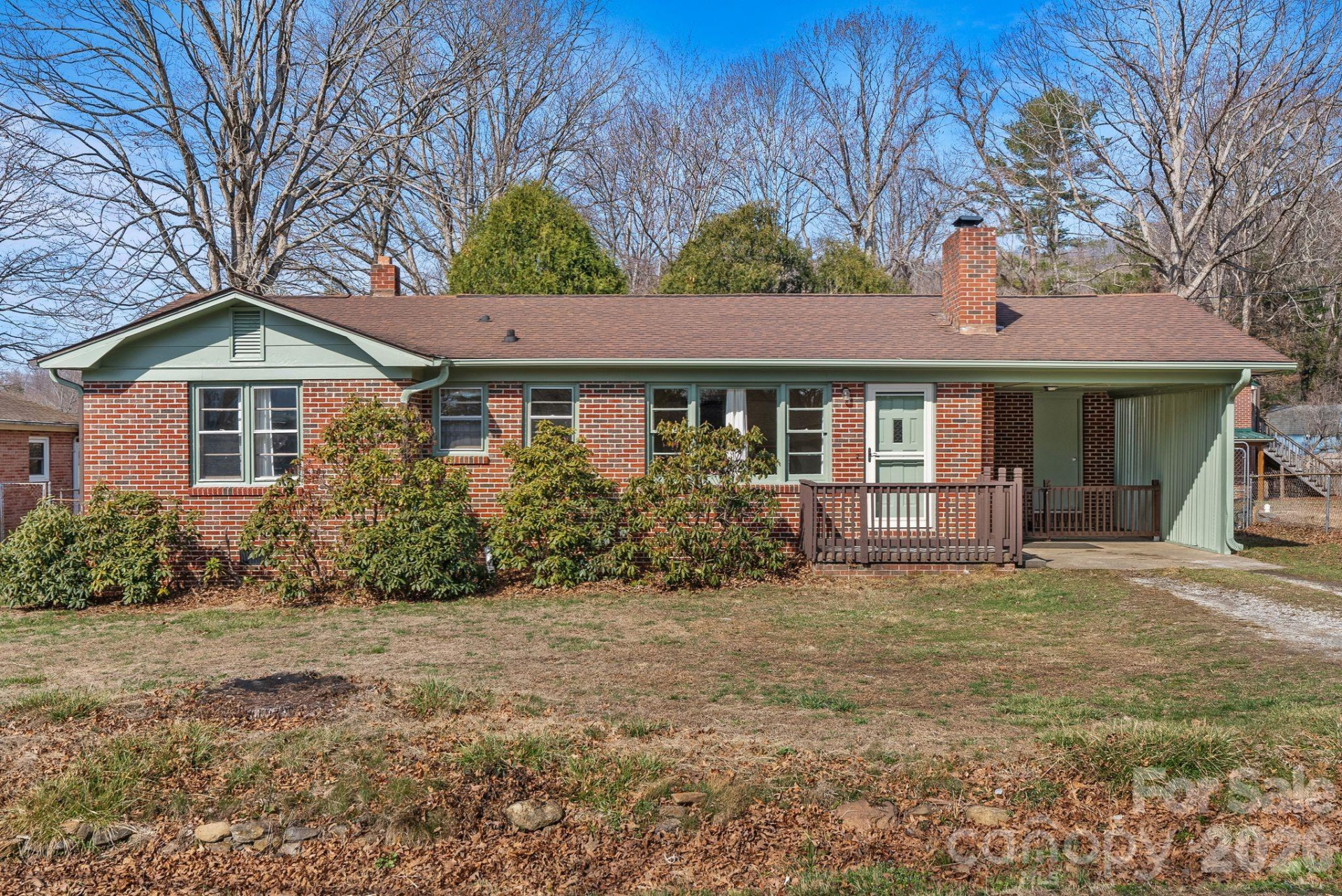 303 Stonewall Avenue