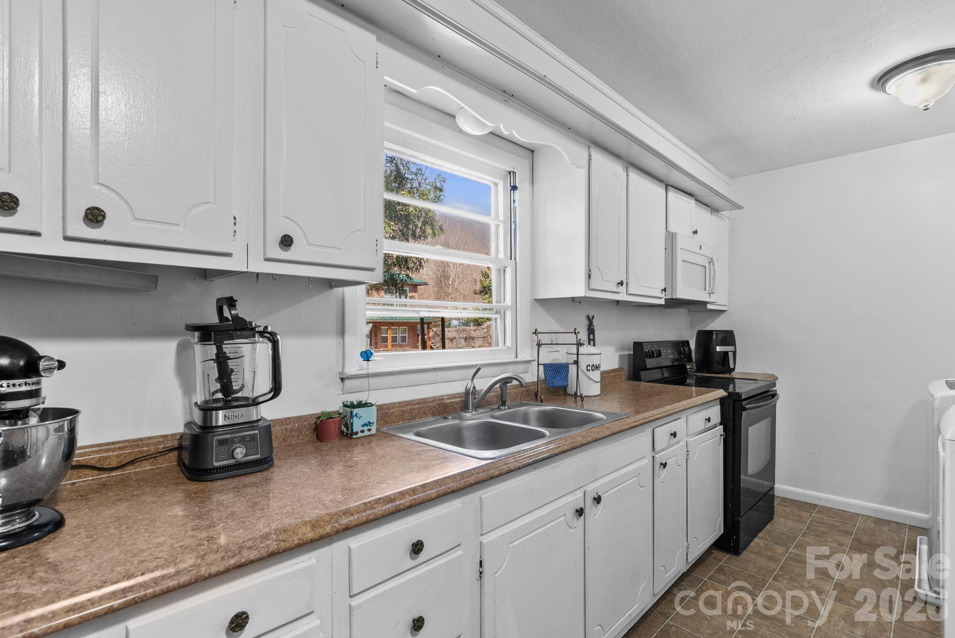303 Stonewall Avenue - Photo 11