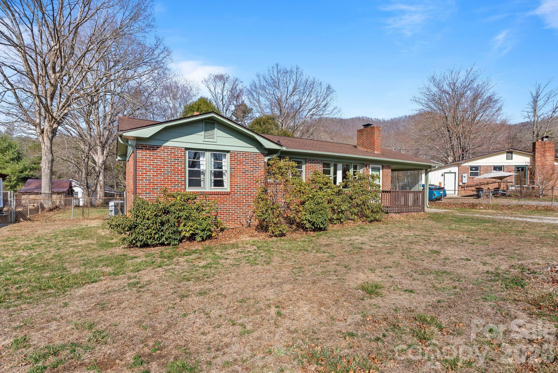303 Stonewall Avenue - Photo 3