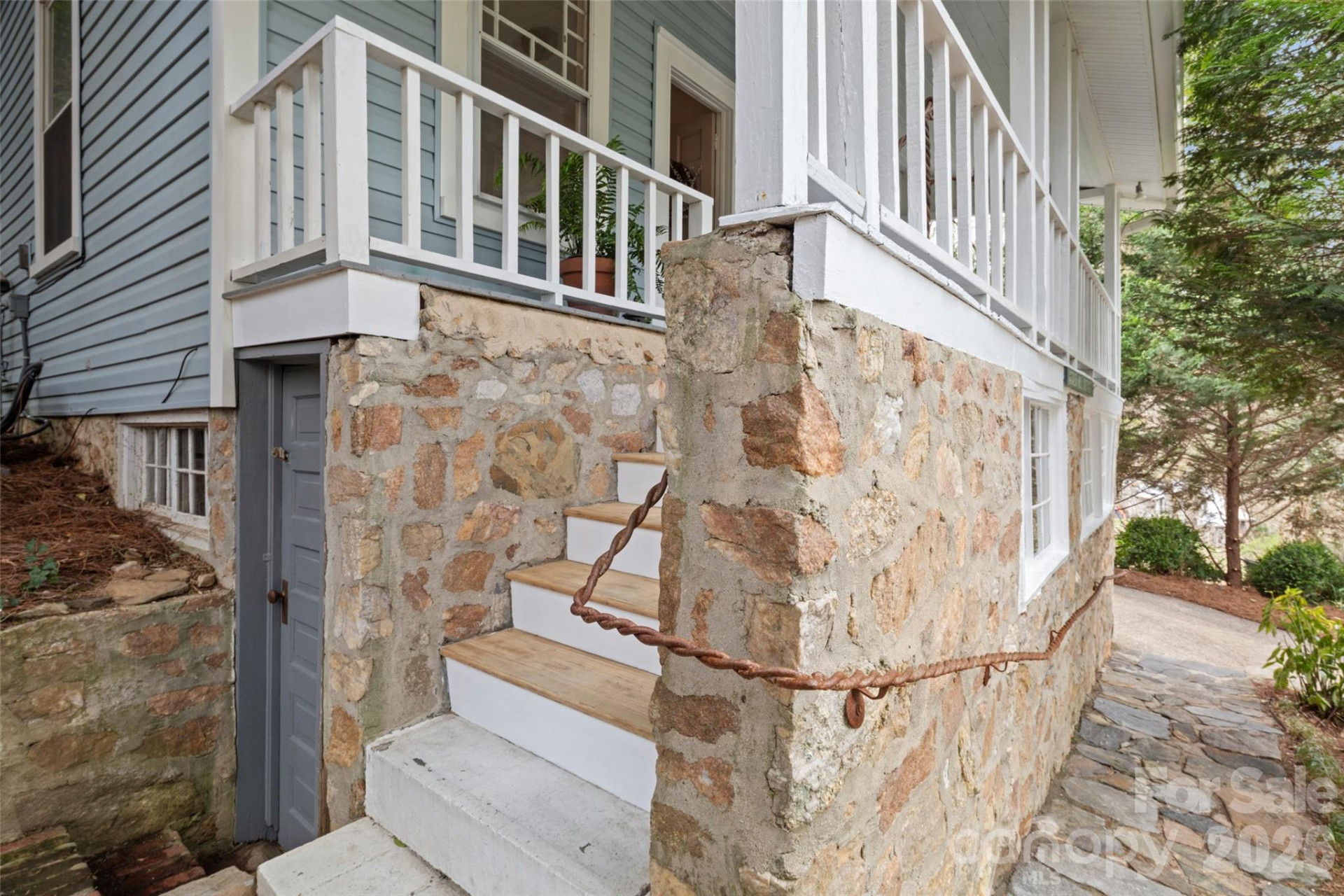 255 Hinson Terrace Drive - Photo 3