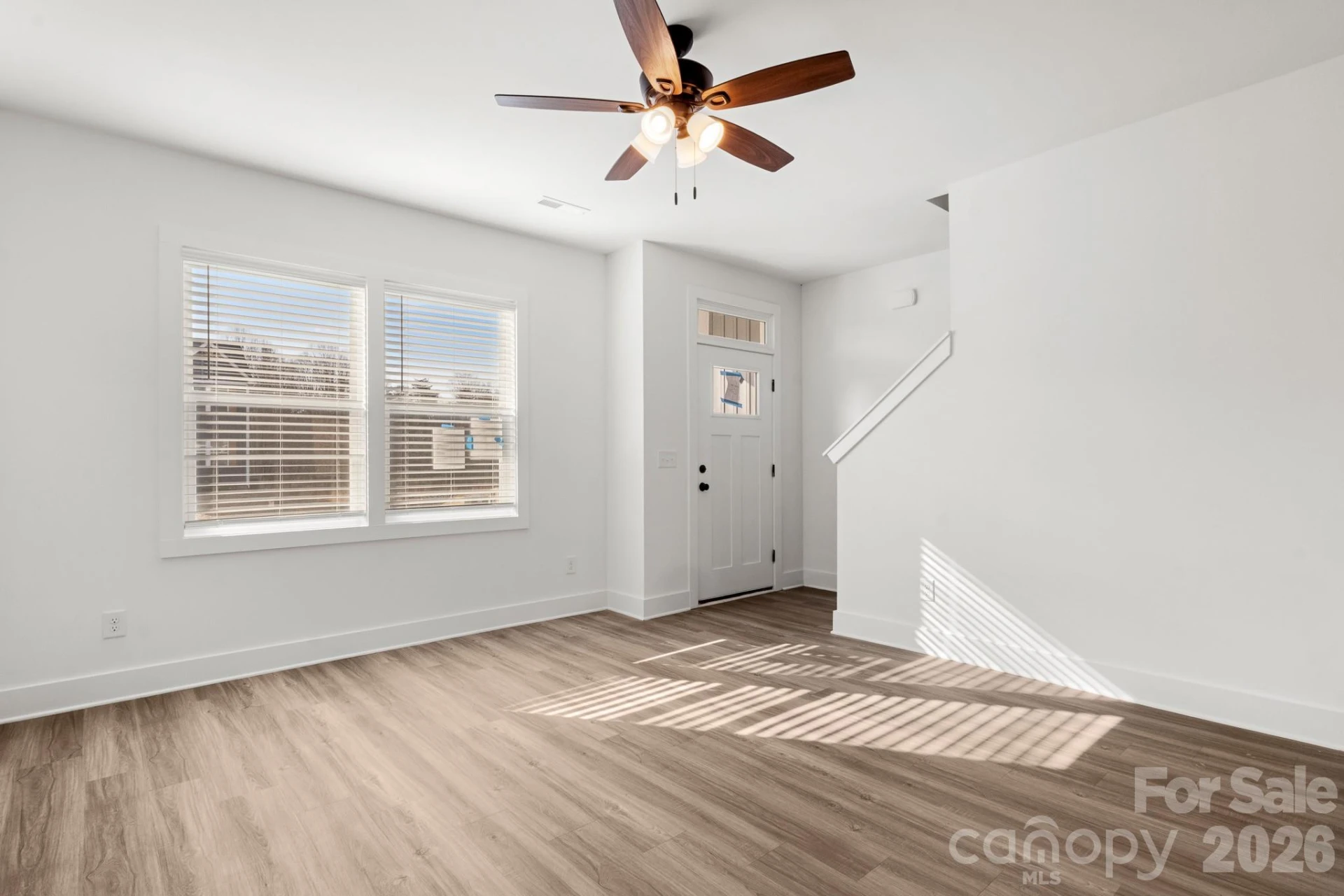 114 Indian Wells Court - Photo 2