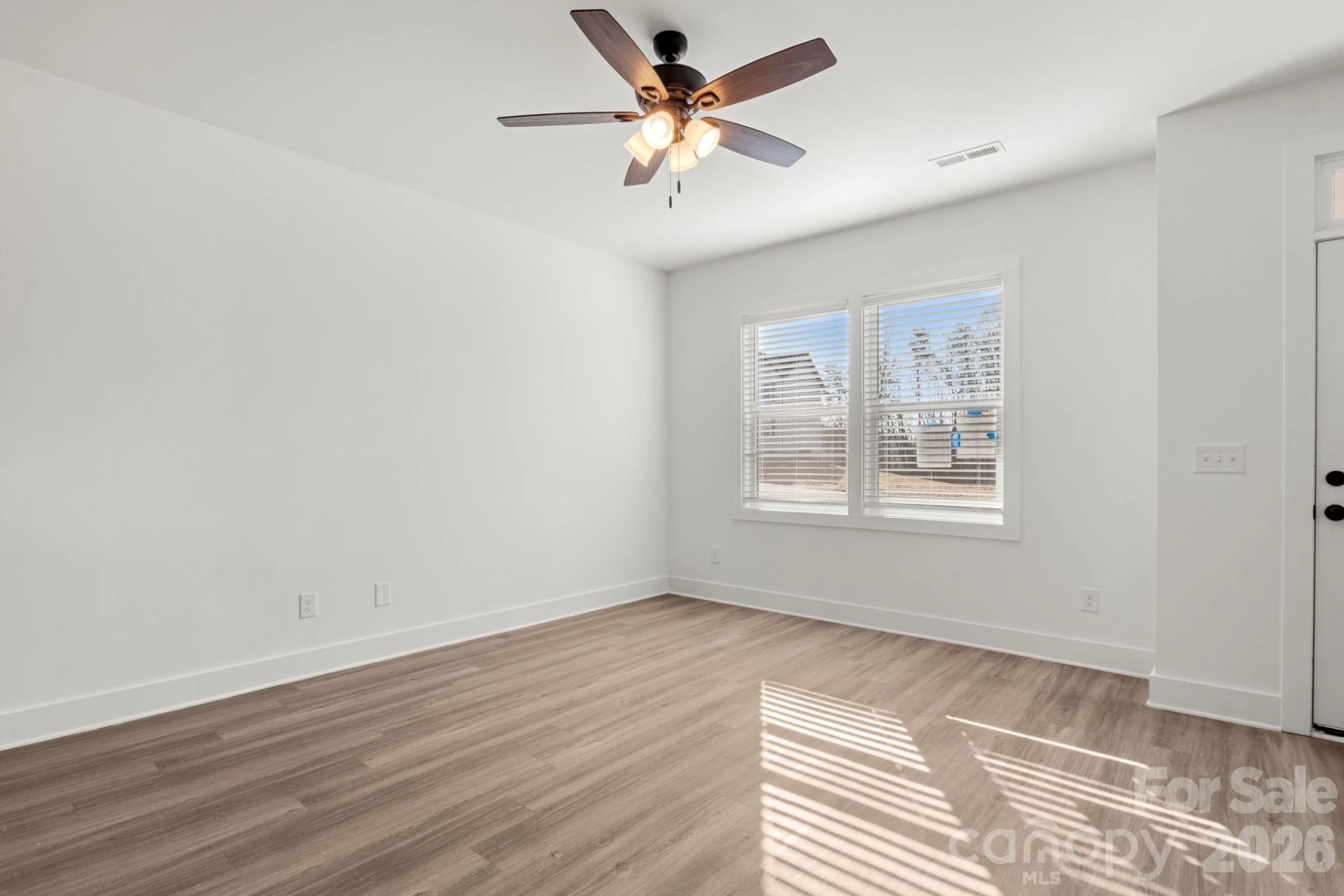 114 Indian Wells Court - Photo 3