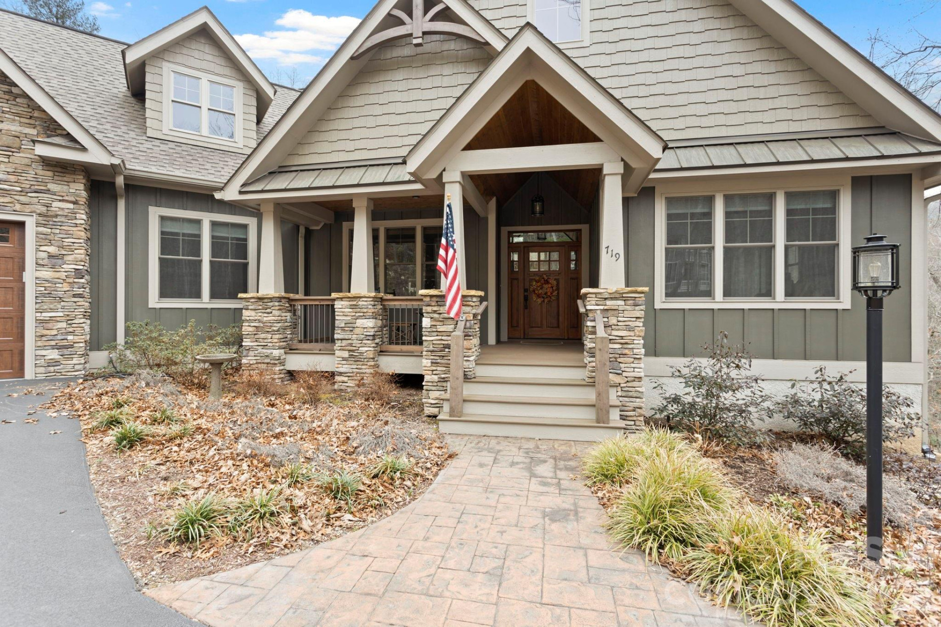 719 Overlook Drive - Photo 3