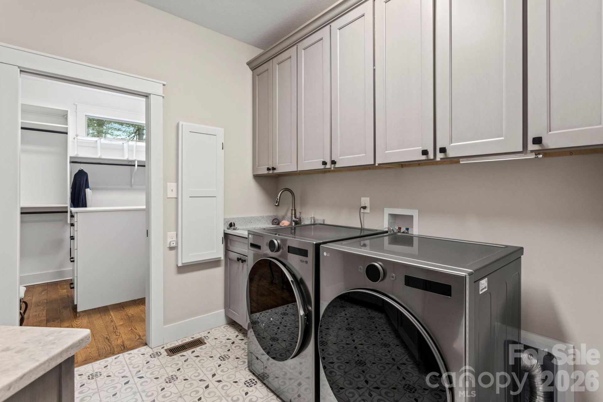 719 Overlook Drive - Photo 28