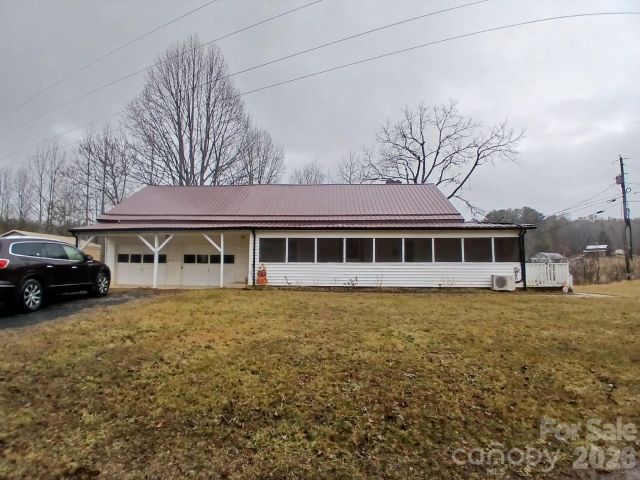 262 Blackberry Lane, Bakersville, NC, 28705