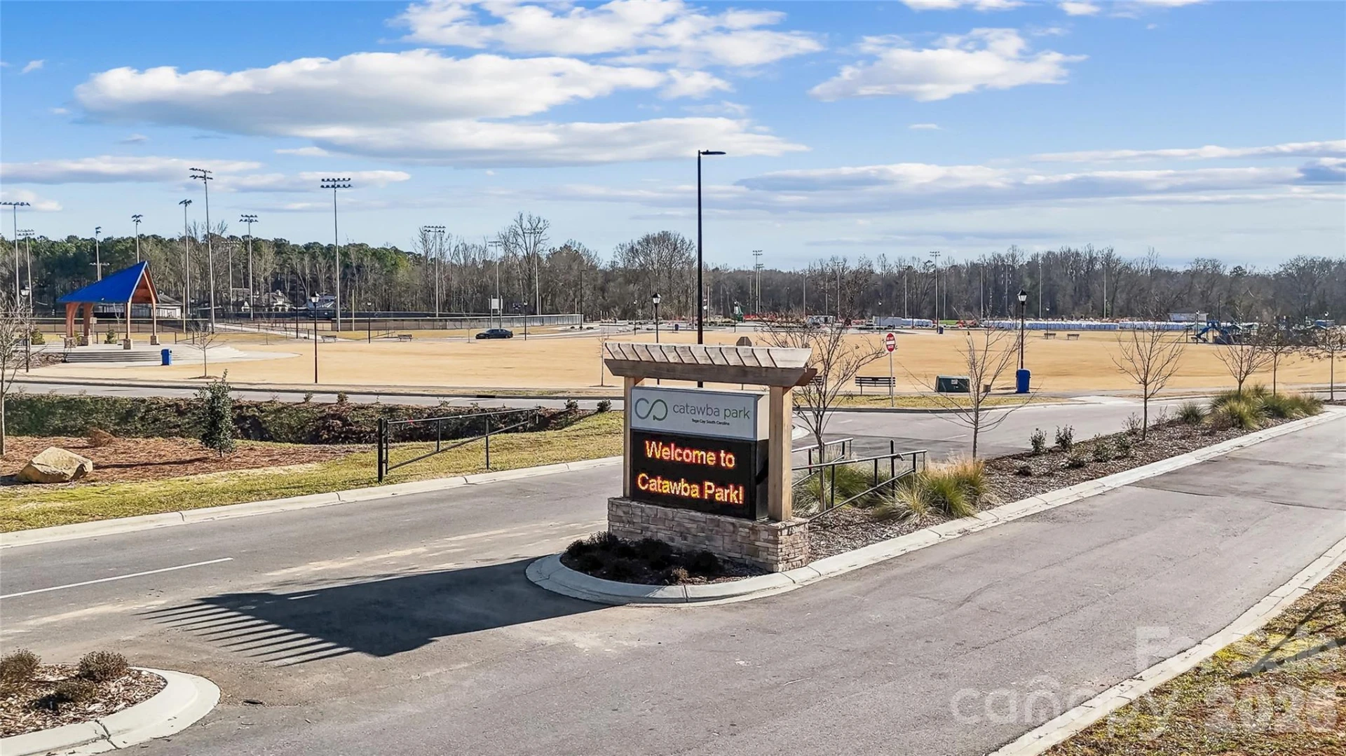 1841 Viewfield Road - Photo 33