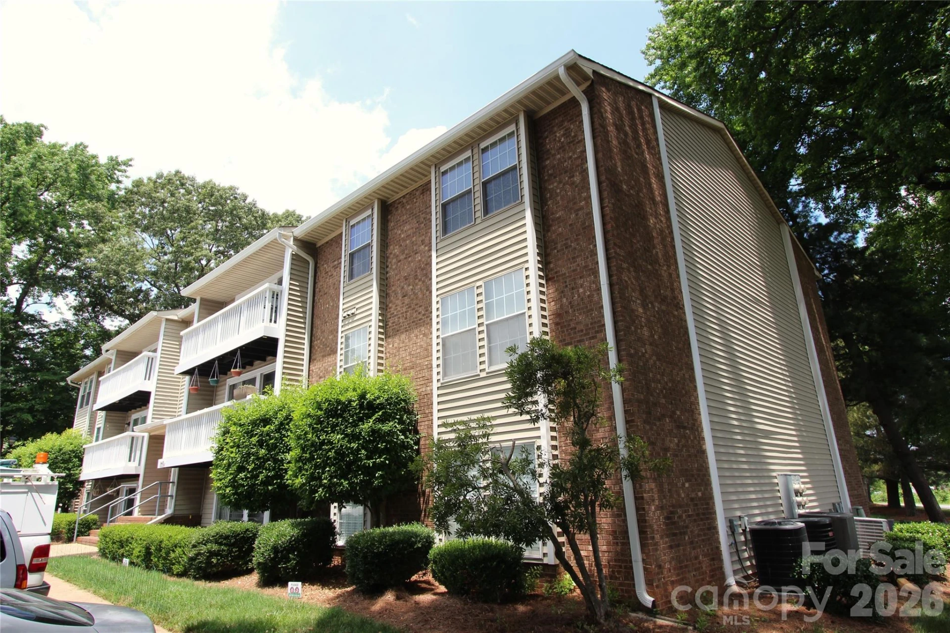 1645 Arlyn Circle #M