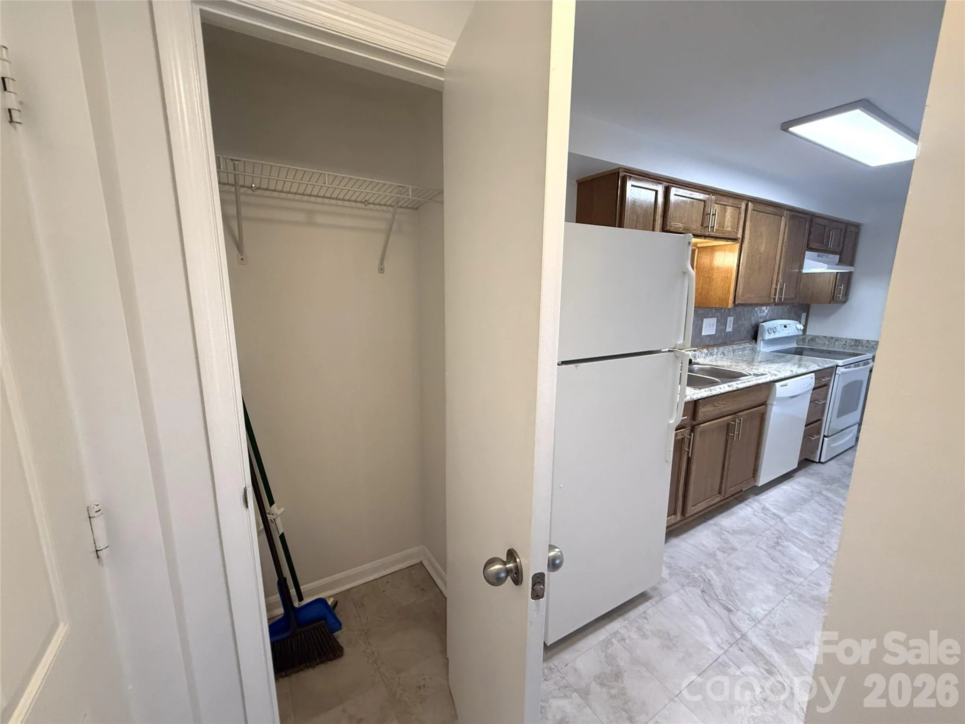 1645 Arlyn Circle #M - Photo 11