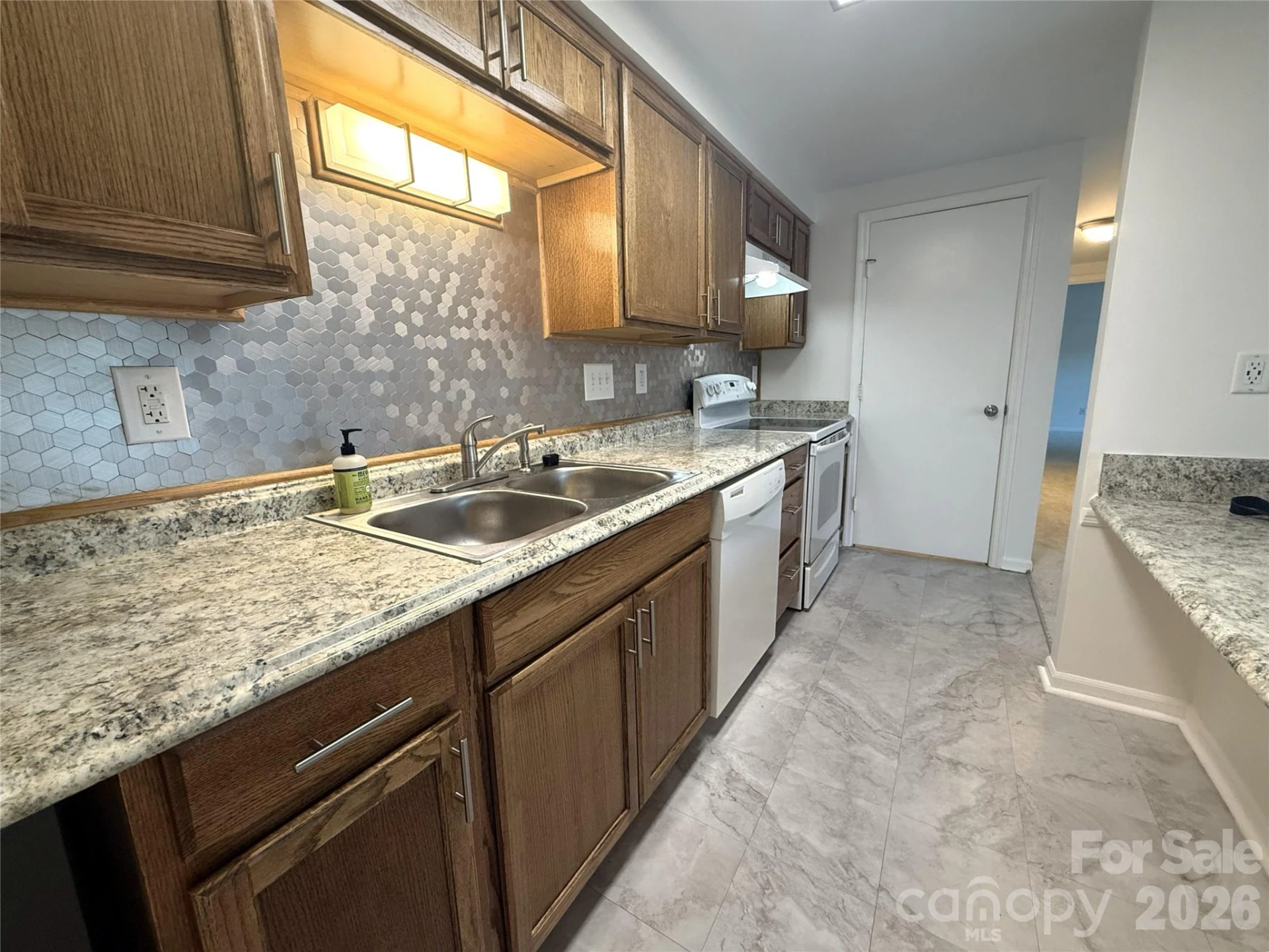 1645 Arlyn Circle #M - Photo 12