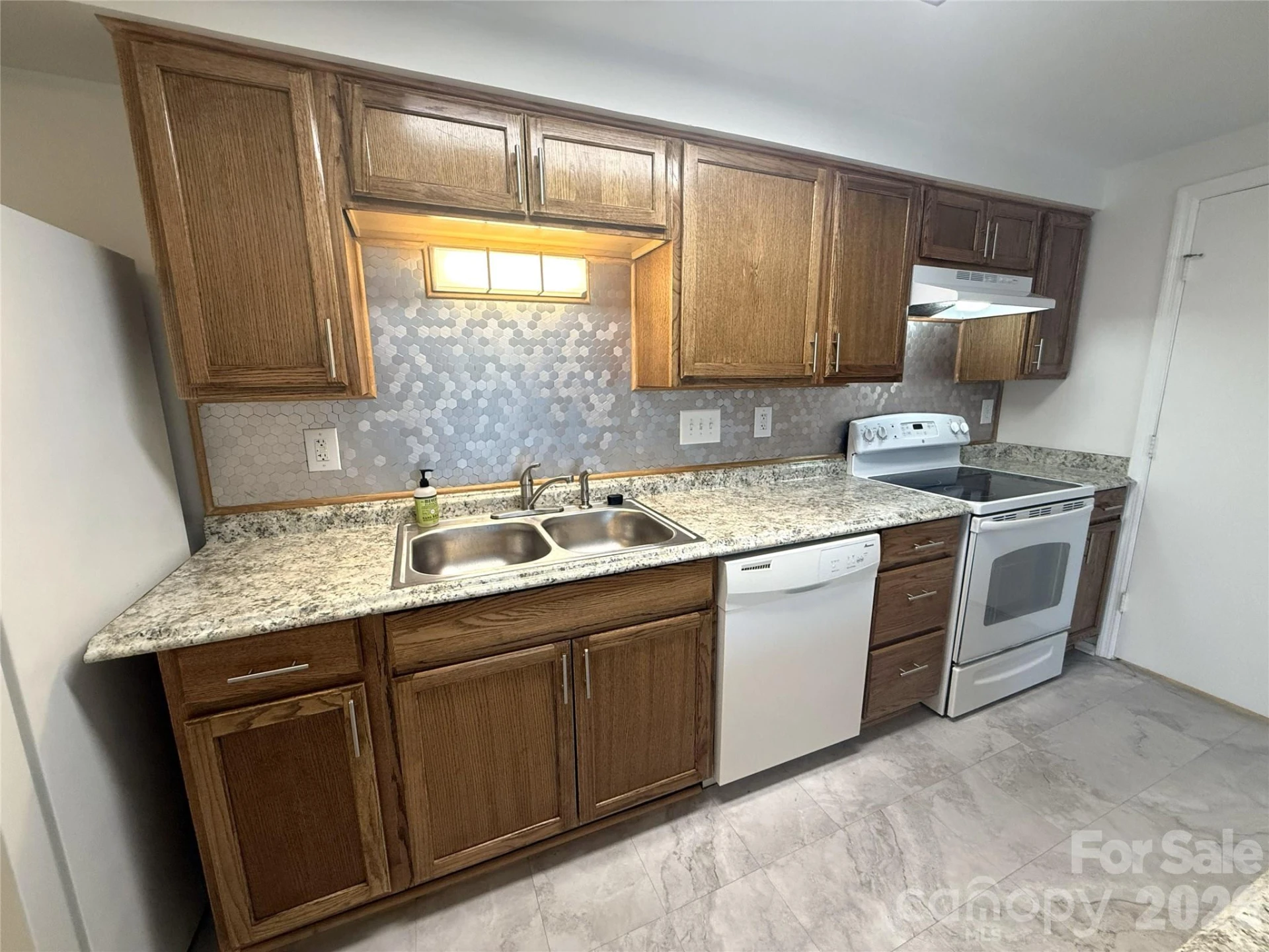 1645 Arlyn Circle #M - Photo 14