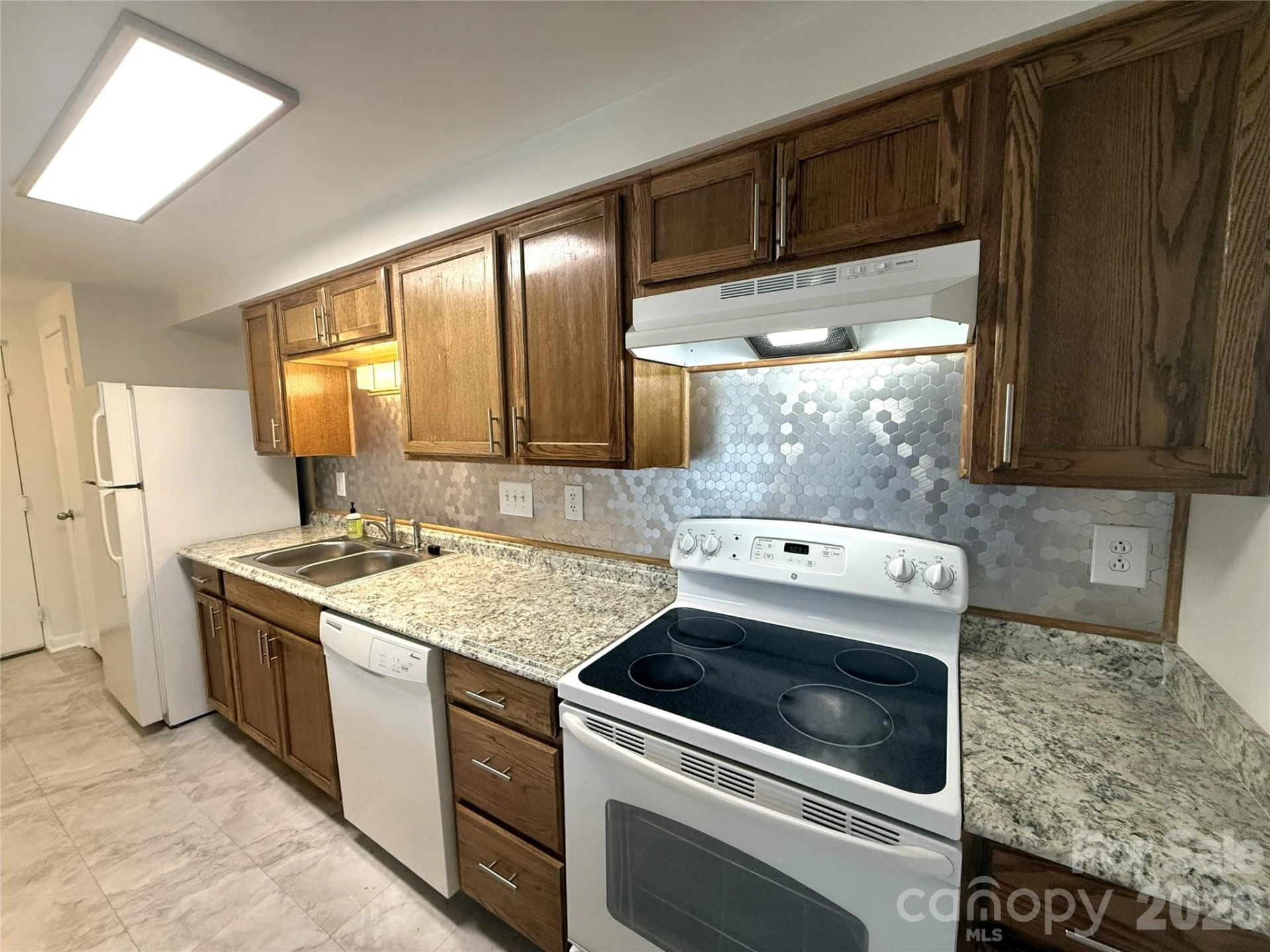 1645 Arlyn Circle #M - Photo 16