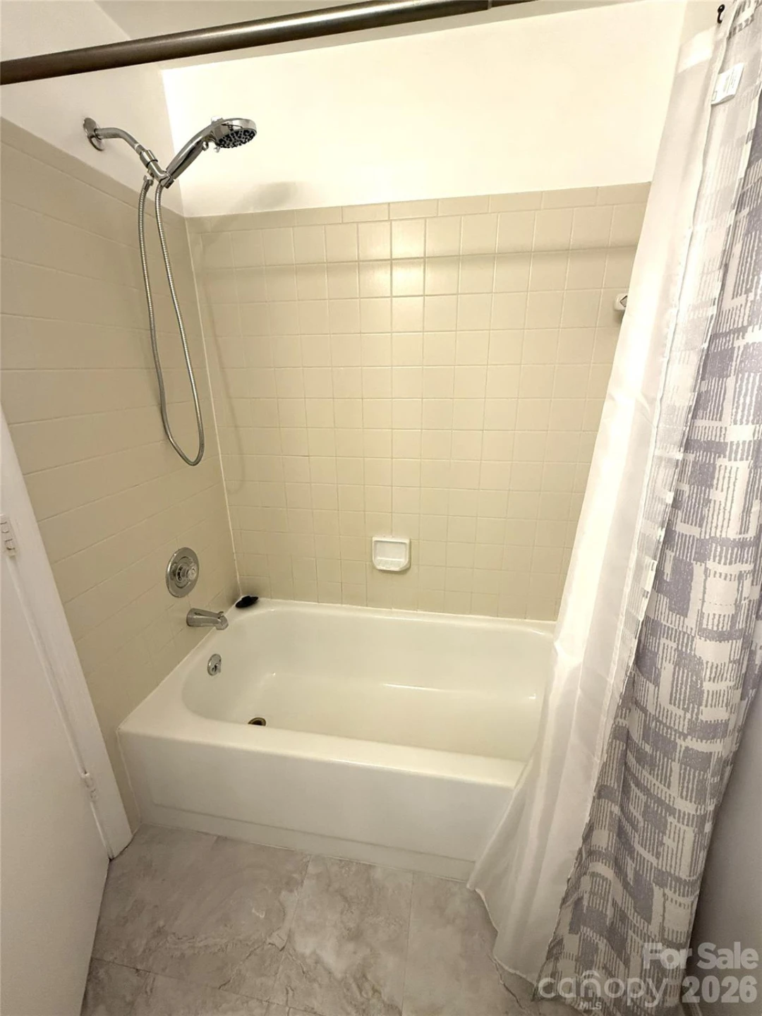 1645 Arlyn Circle #M - Photo 20
