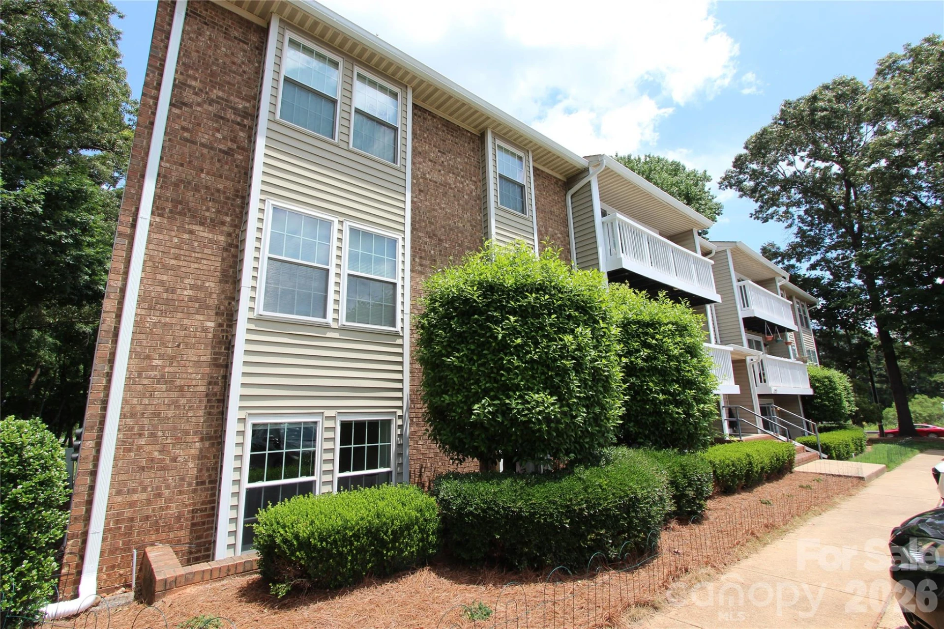 1645 Arlyn Circle #M - Photo 6