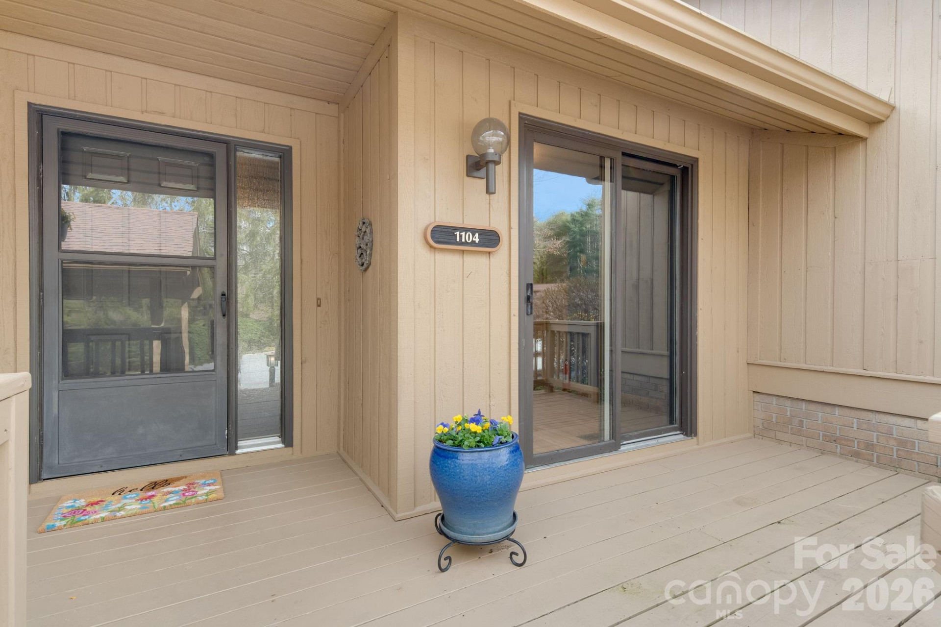 1104 Red Oak Drive - Photo 3