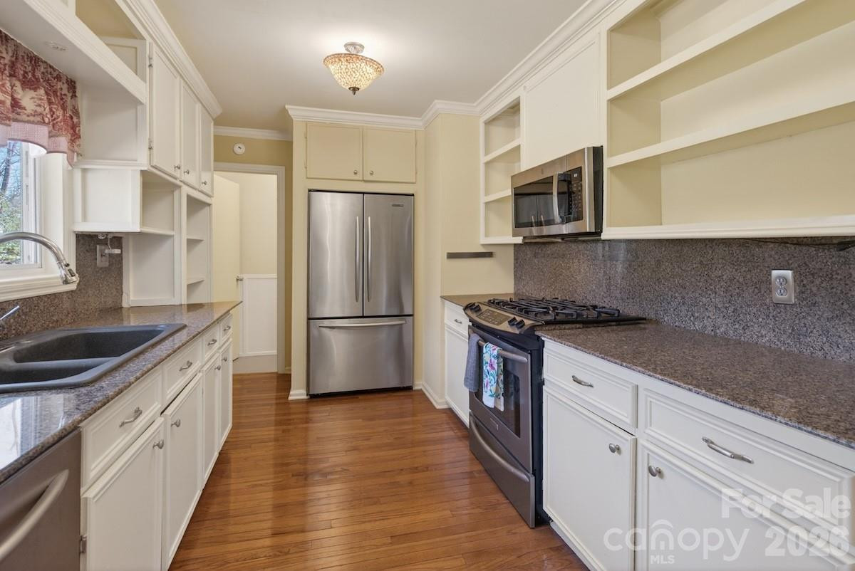 95 Whitney Avenue - Photo 13