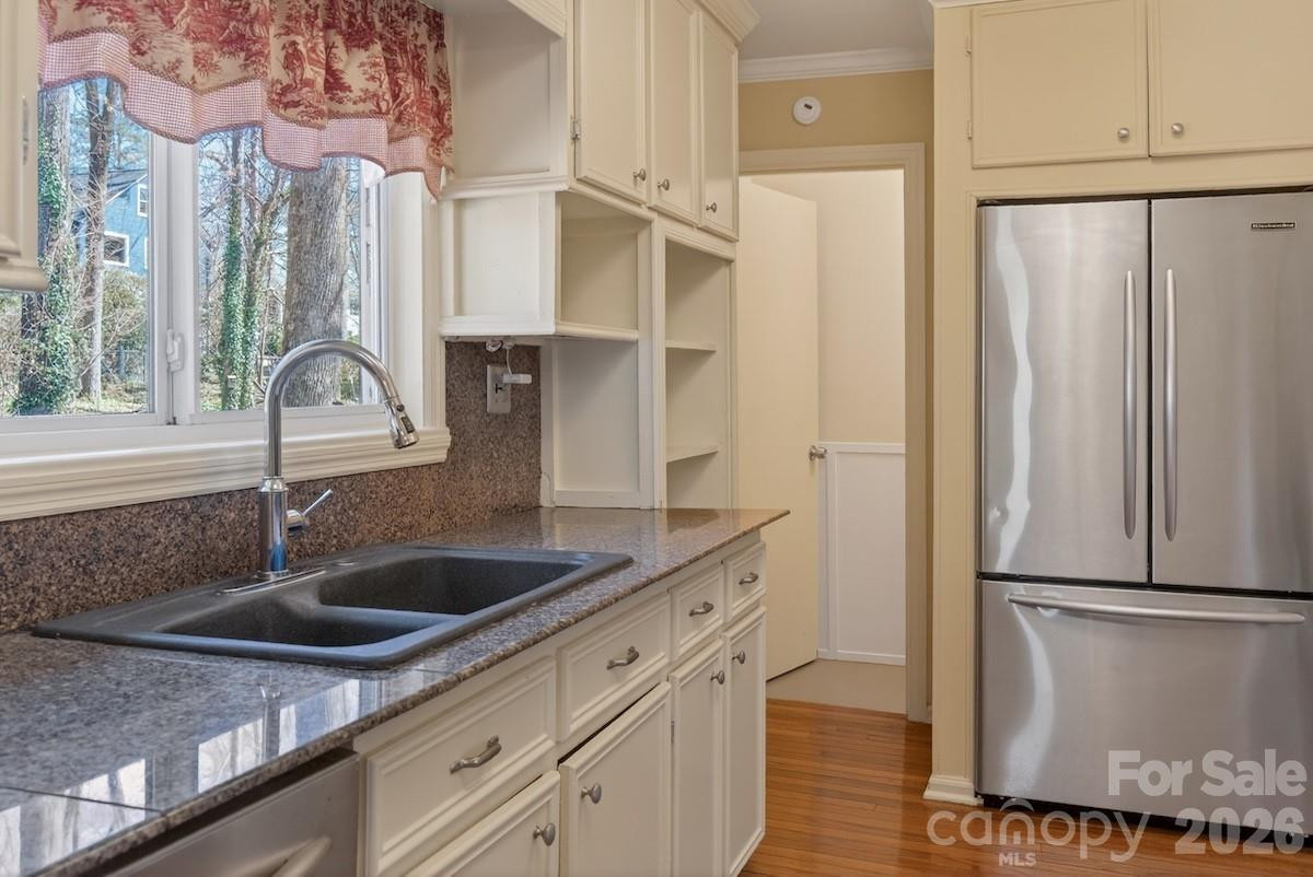 95 Whitney Avenue - Photo 14