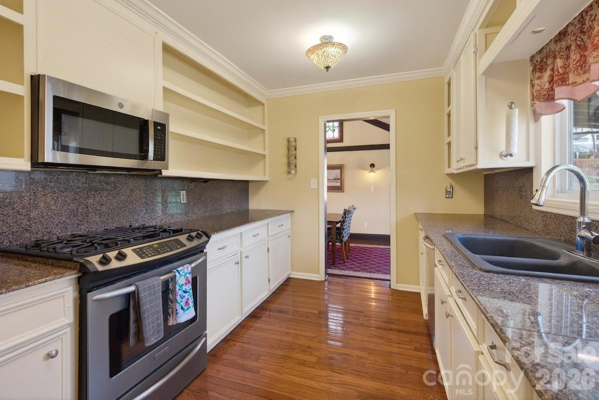 95 Whitney Avenue - Photo 15