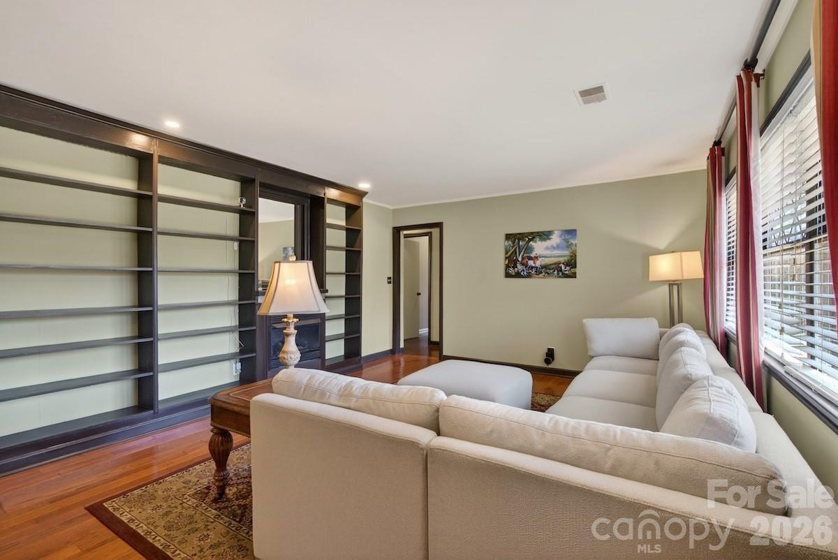 95 Whitney Avenue - Photo 8