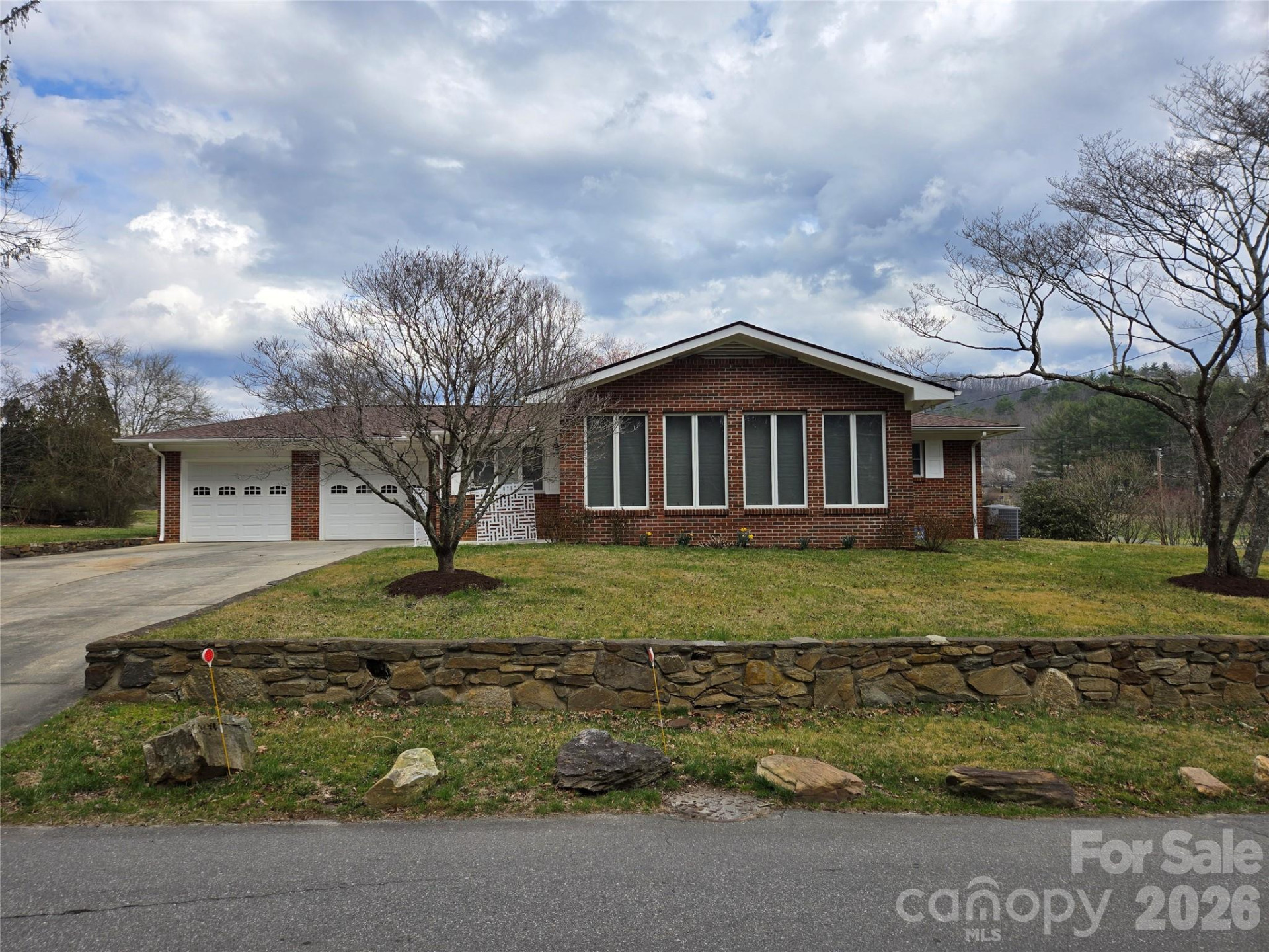 100 Chapel Road - Photo 2