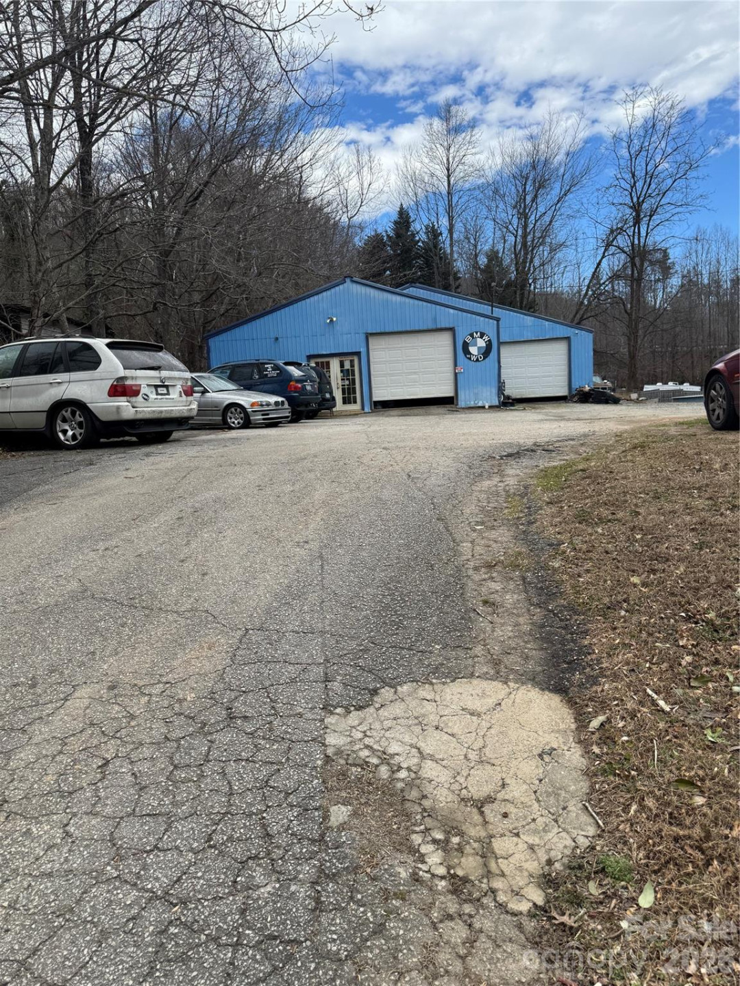 527-A E Mills Street