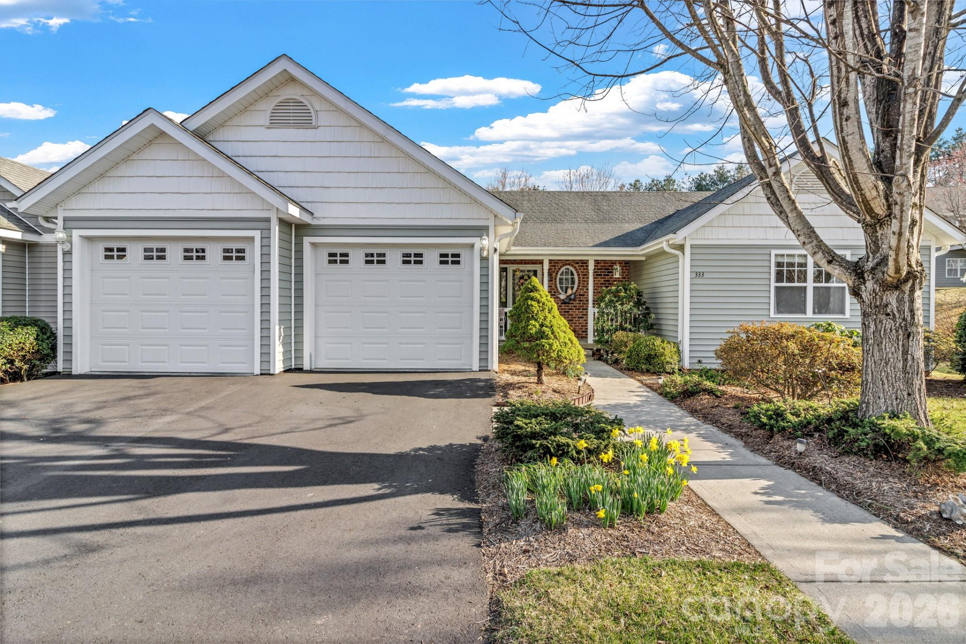 333 Charlestown Drive - Photo 2