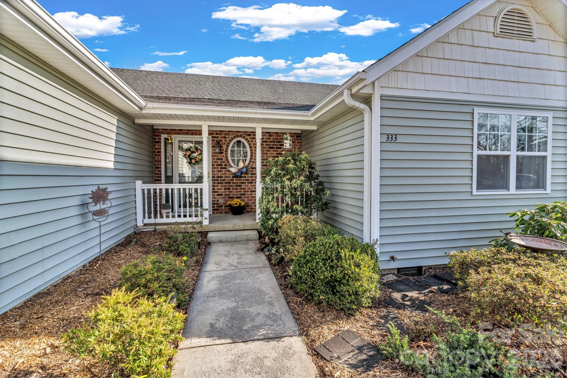 333 Charlestown Drive - Photo 3