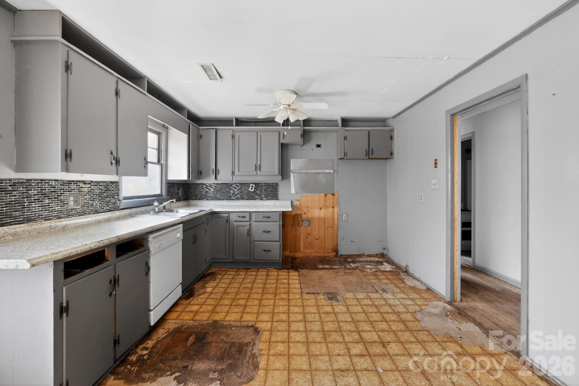 167 Short Road - Photo 5