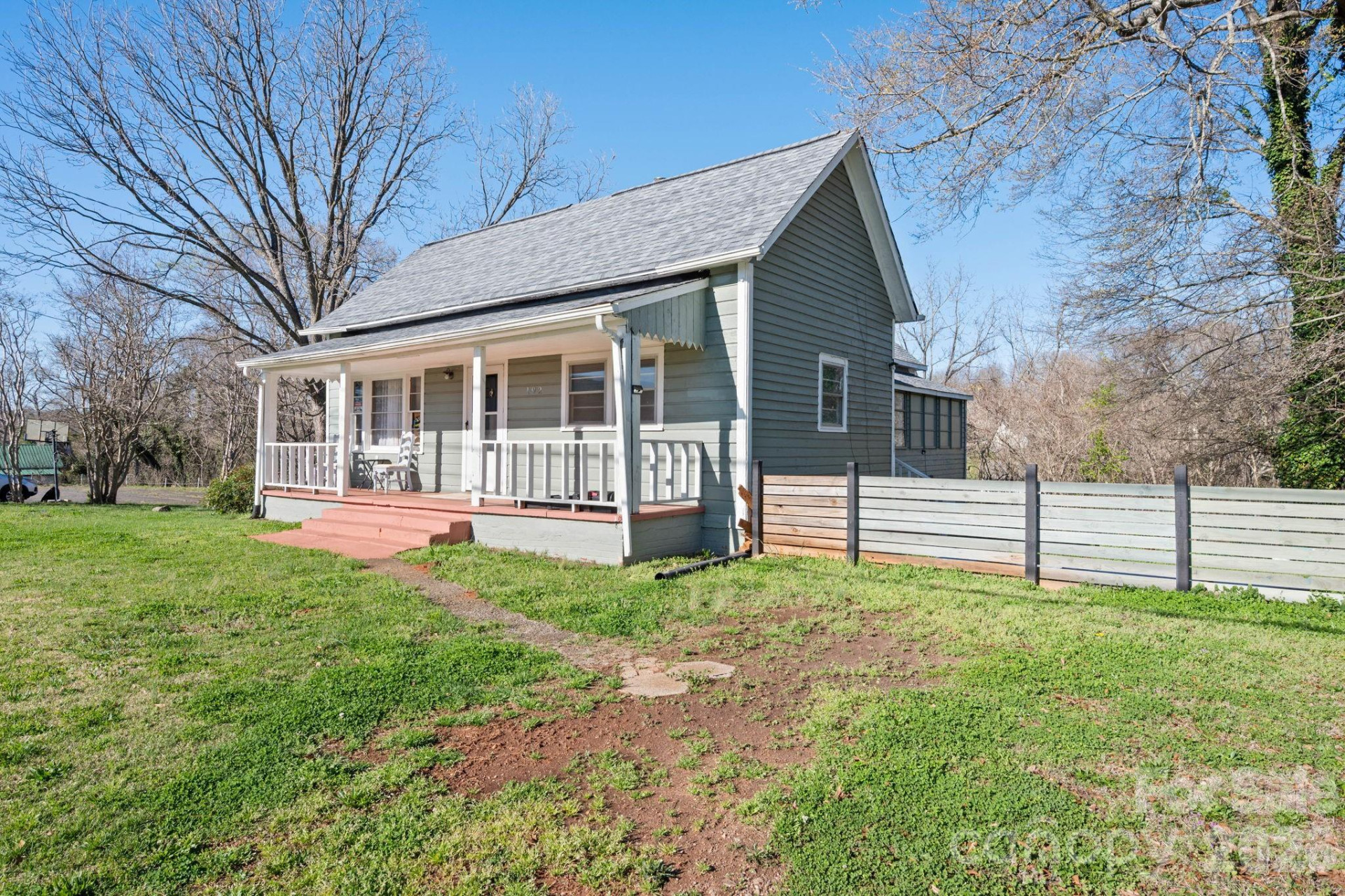 192 Spencer Street - Photo 3