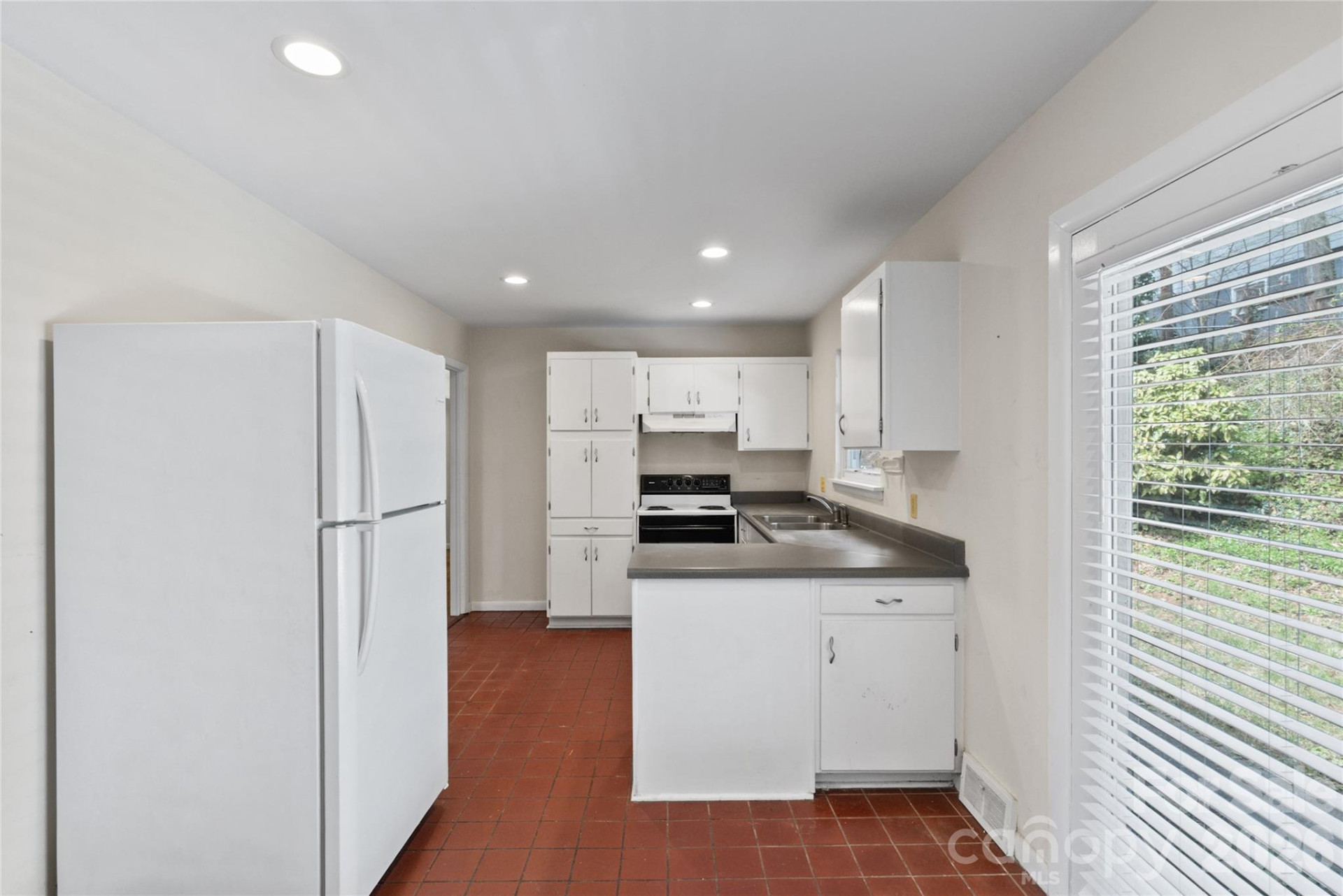 1 Clearbrook Road - Photo 16